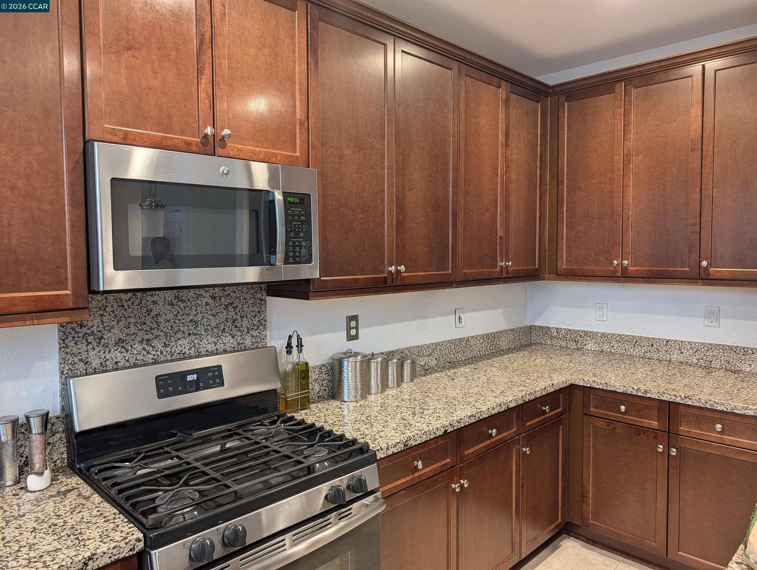 Detail Gallery Image 8 of 16 For 50 Driftwood Circle, Bay Point,  CA 94565 - 3 Beds | 2/1 Baths