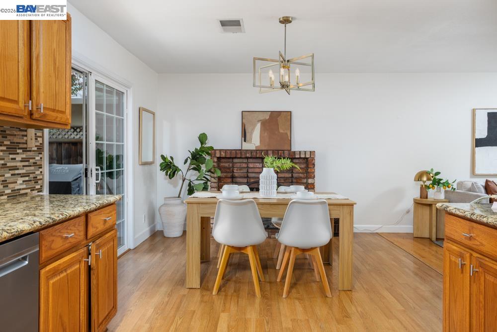 Detail Gallery Image 7 of 20 For 924 Lambaren Ave, Livermore,  CA 94551 - 4 Beds | 2 Baths