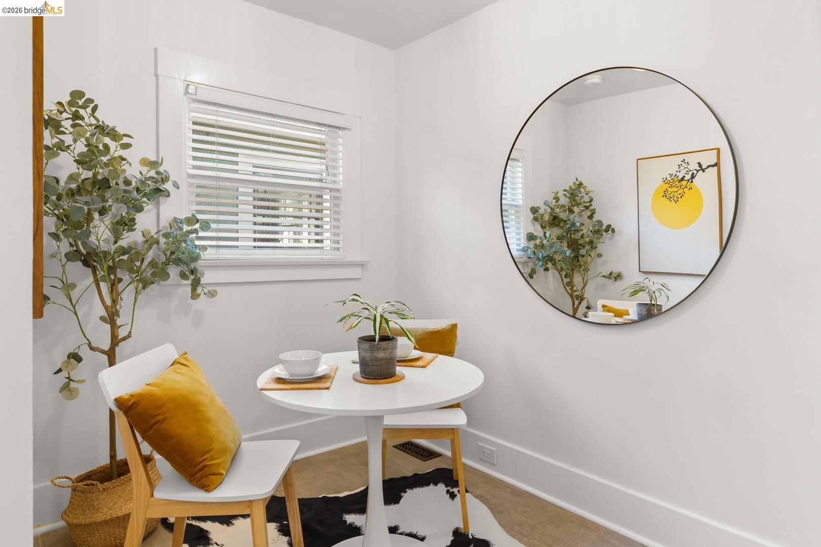 Detail Gallery Image 17 of 38 For 2031 Los Angeles Ave, Berkeley,  CA 94707 - 3 Beds | 1/1 Baths