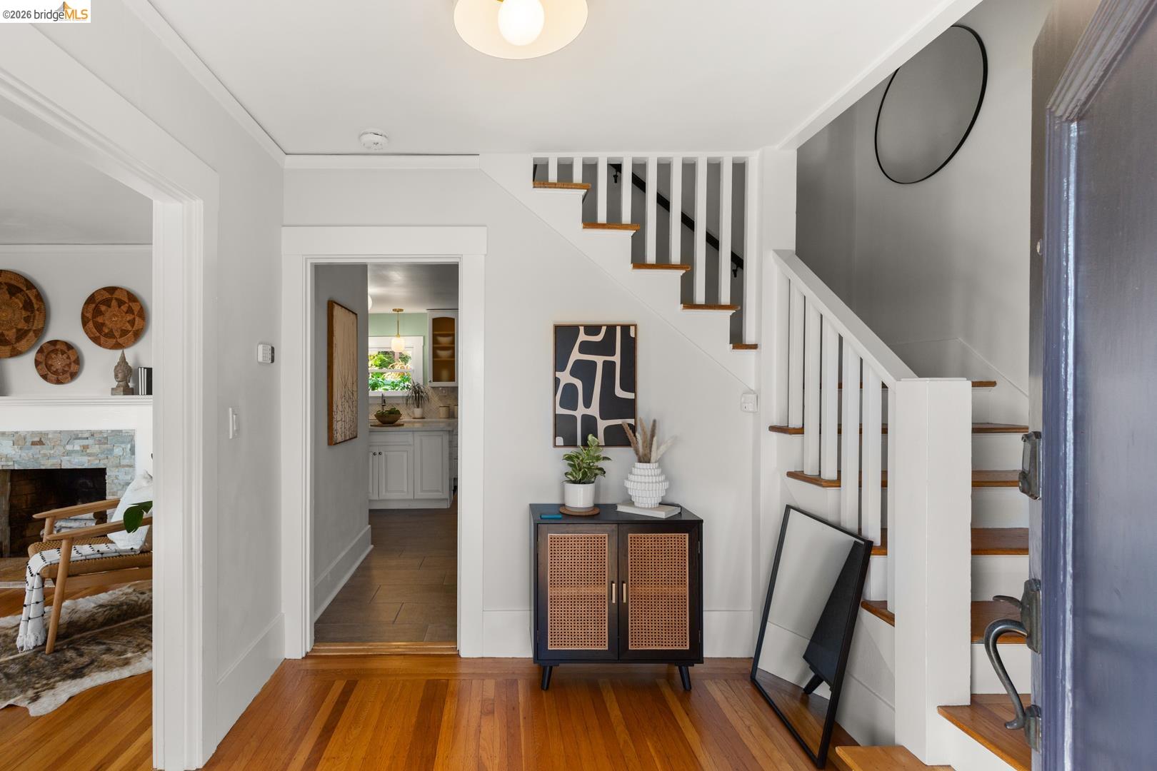 Detail Gallery Image 3 of 38 For 2031 Los Angeles Ave, Berkeley,  CA 94707 - 3 Beds | 1/1 Baths