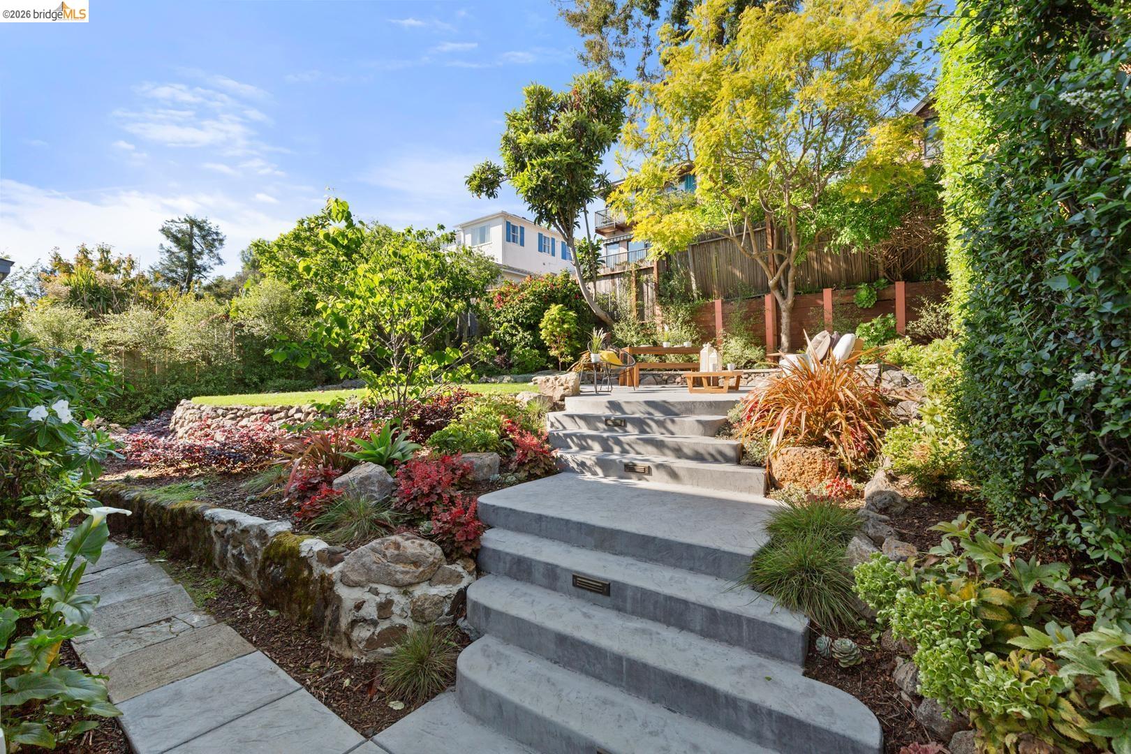 Detail Gallery Image 30 of 38 For 2031 Los Angeles Ave, Berkeley,  CA 94707 - 3 Beds | 1/1 Baths