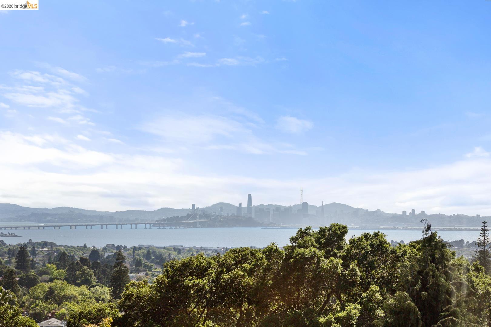 Detail Gallery Image 4 of 38 For 2031 Los Angeles Ave, Berkeley,  CA 94707 - 3 Beds | 1/1 Baths