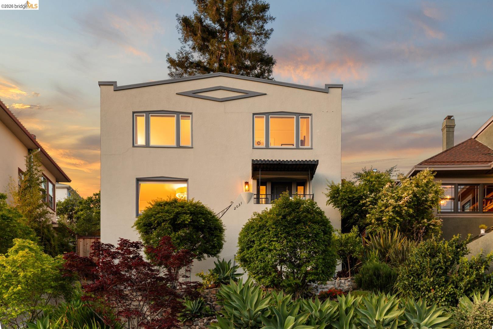 Detail Gallery Image 36 of 38 For 2031 Los Angeles Ave, Berkeley,  CA 94707 - 3 Beds | 1/1 Baths