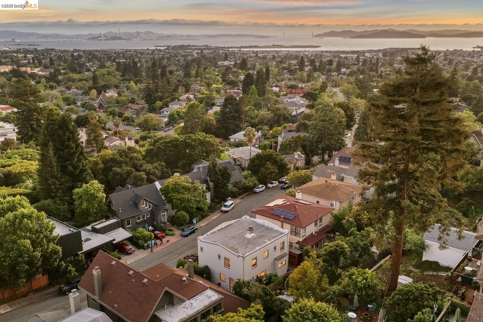 Detail Gallery Image 37 of 38 For 2031 Los Angeles Ave, Berkeley,  CA 94707 - 3 Beds | 1/1 Baths