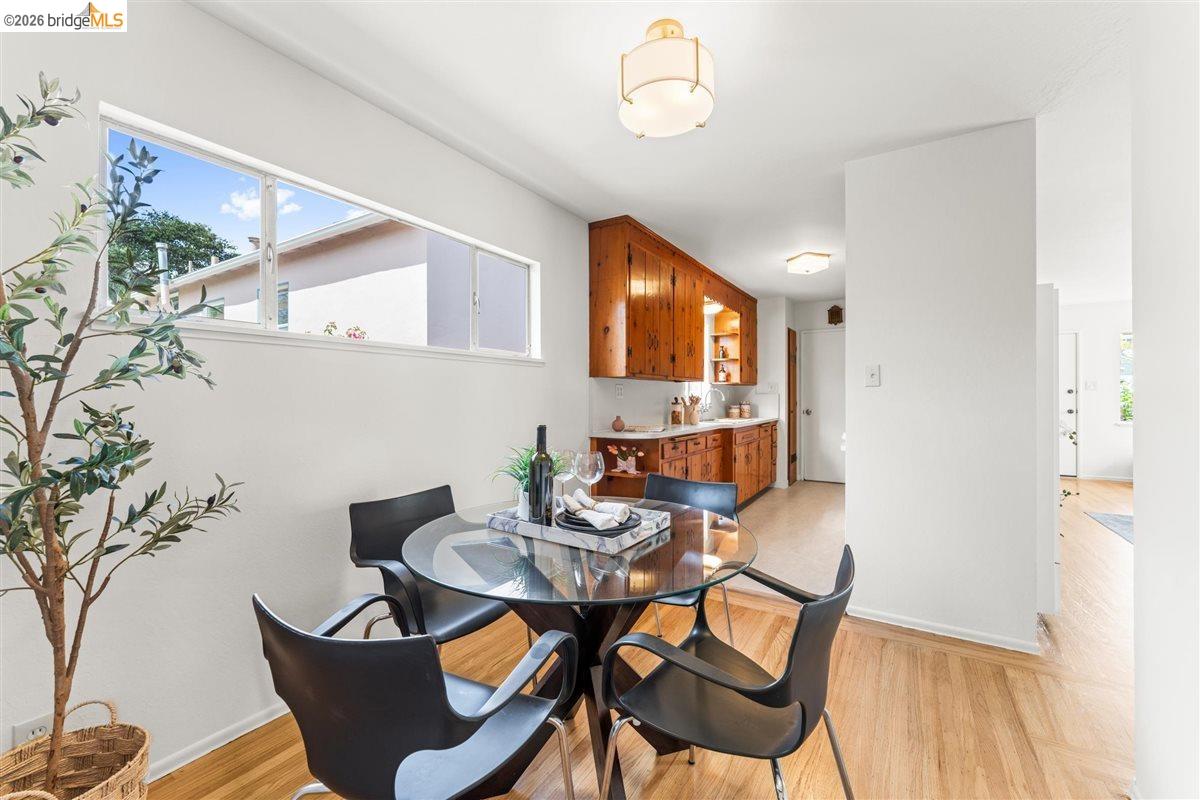 Detail Gallery Image 9 of 27 For 5832 San Jose Ave, Richmond,  CA 94804 - 3 Beds | 1 Baths