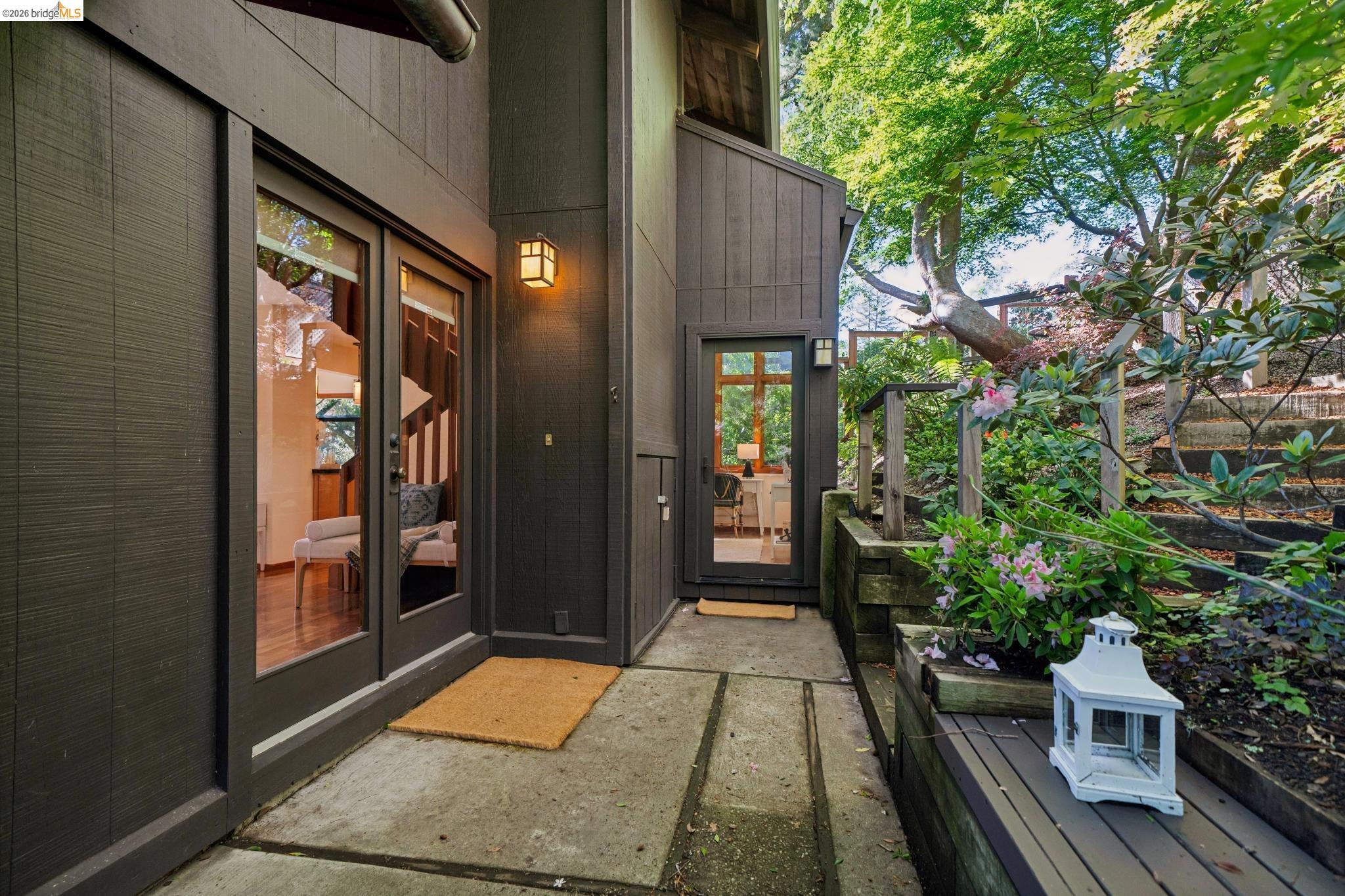 Detail Gallery Image 4 of 53 For 1183 Keeler Ave, Berkeley,  CA 94708 - 2 Beds | 1/1 Baths