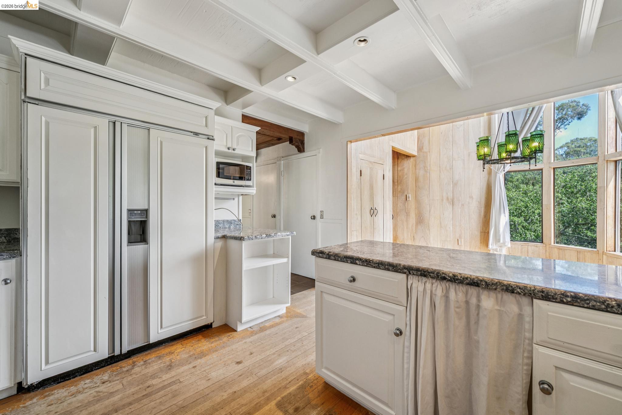 Detail Gallery Image 21 of 99 For 6383 Valley View Rd, Oakland,  CA 94611 - 4 Beds | 2/1 Baths