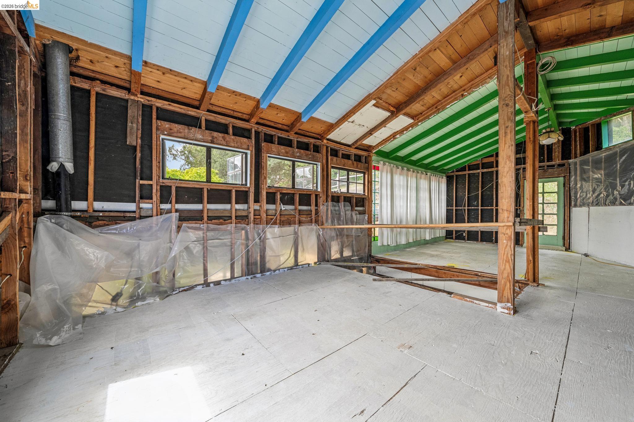 Detail Gallery Image 31 of 99 For 6383 Valley View Rd, Oakland,  CA 94611 - 4 Beds | 2/1 Baths