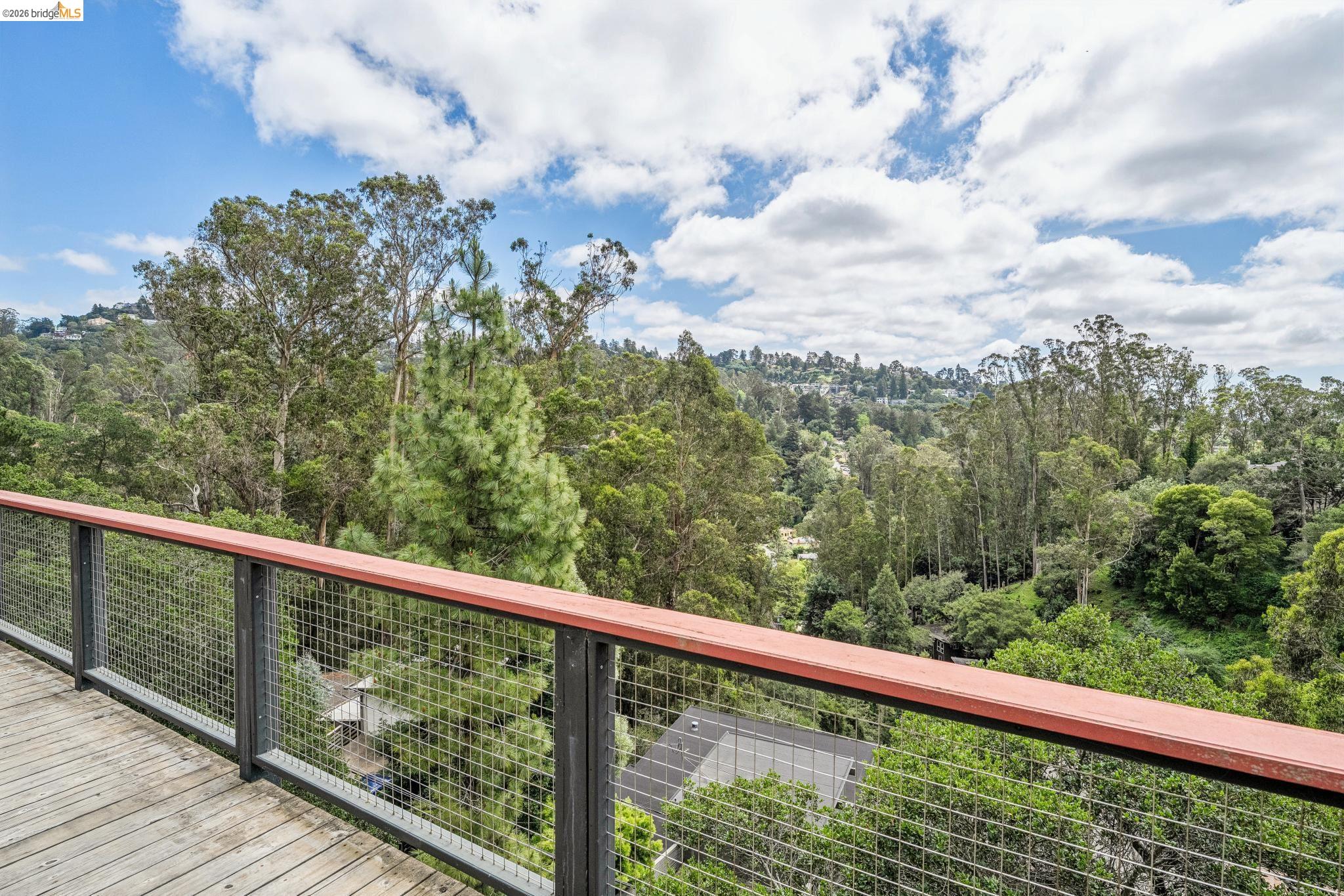 Detail Gallery Image 40 of 99 For 6383 Valley View Rd, Oakland,  CA 94611 - 4 Beds | 2/1 Baths