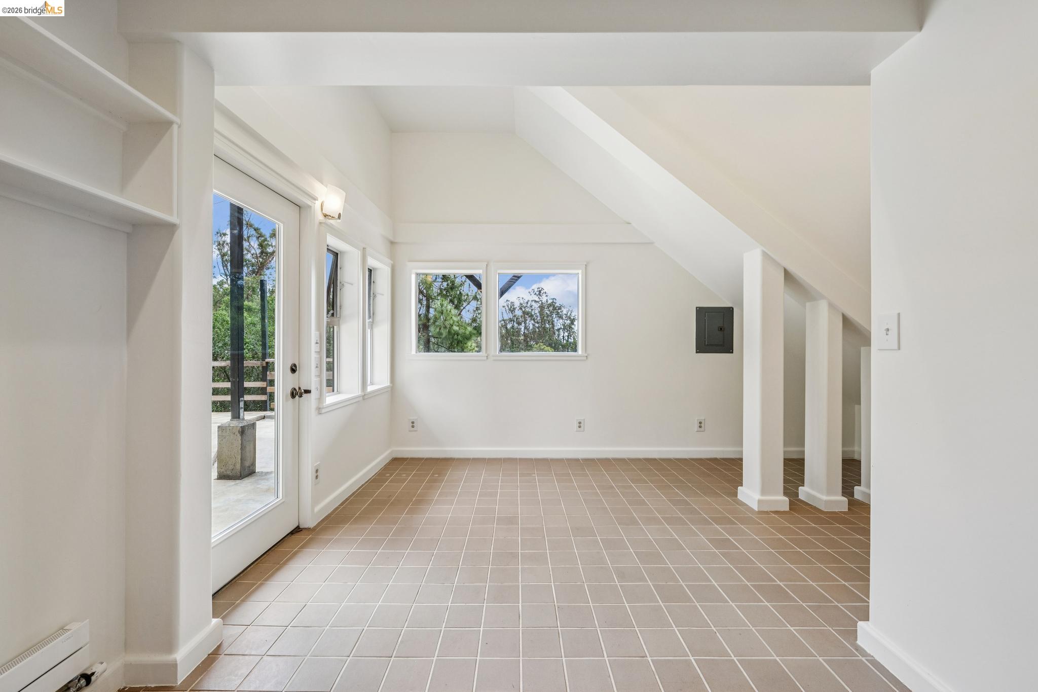 Detail Gallery Image 42 of 99 For 6383 Valley View Rd, Oakland,  CA 94611 - 4 Beds | 2/1 Baths