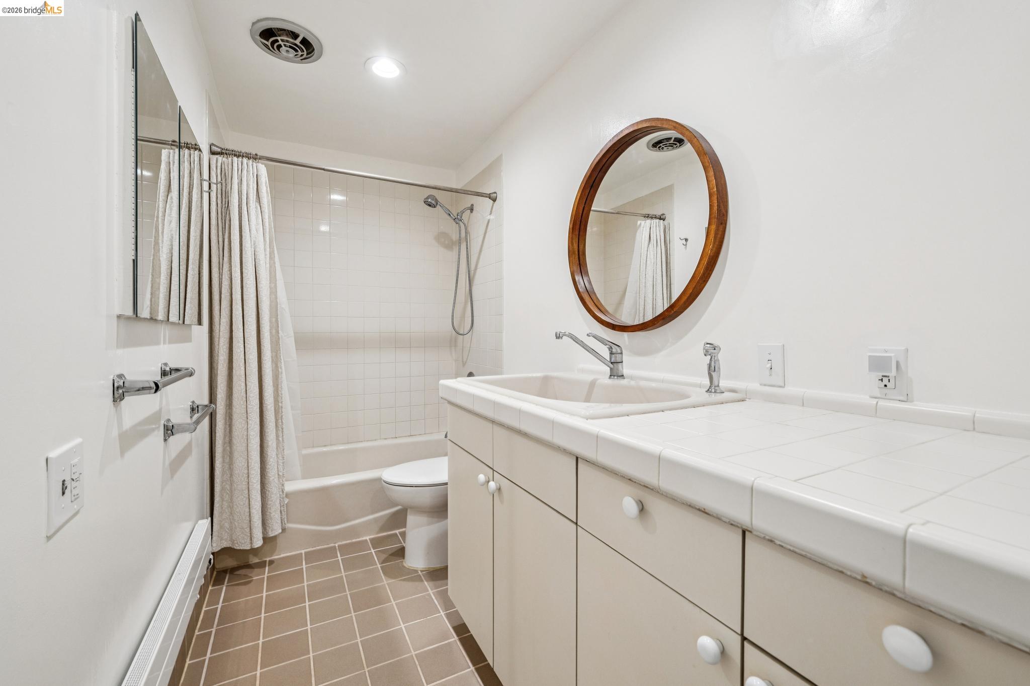 Detail Gallery Image 46 of 99 For 6383 Valley View Rd, Oakland,  CA 94611 - 4 Beds | 2/1 Baths