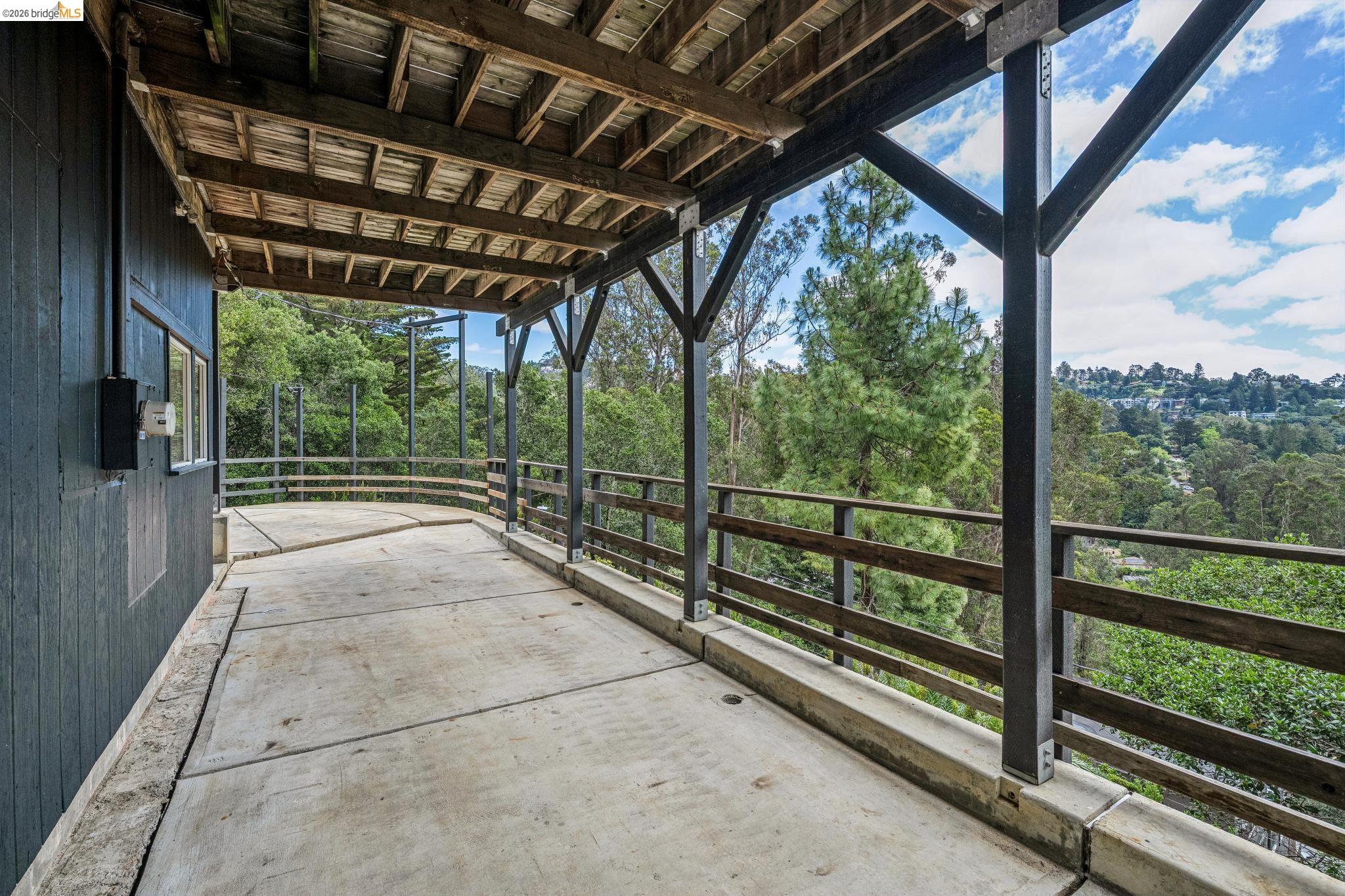 Detail Gallery Image 47 of 99 For 6383 Valley View Rd, Oakland,  CA 94611 - 4 Beds | 2/1 Baths