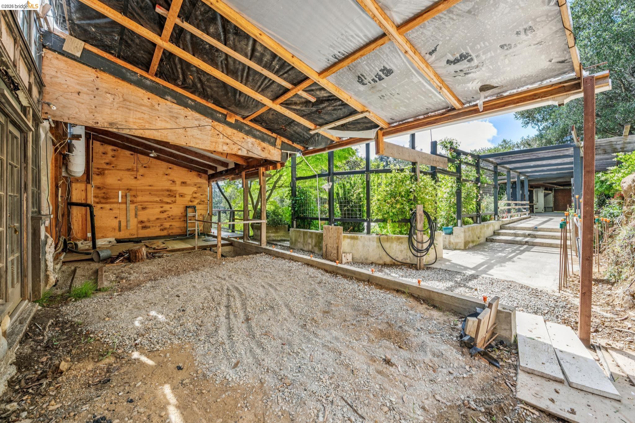 Detail Gallery Image 62 of 99 For 6383 Valley View Rd, Oakland,  CA 94611 - 4 Beds | 2/1 Baths