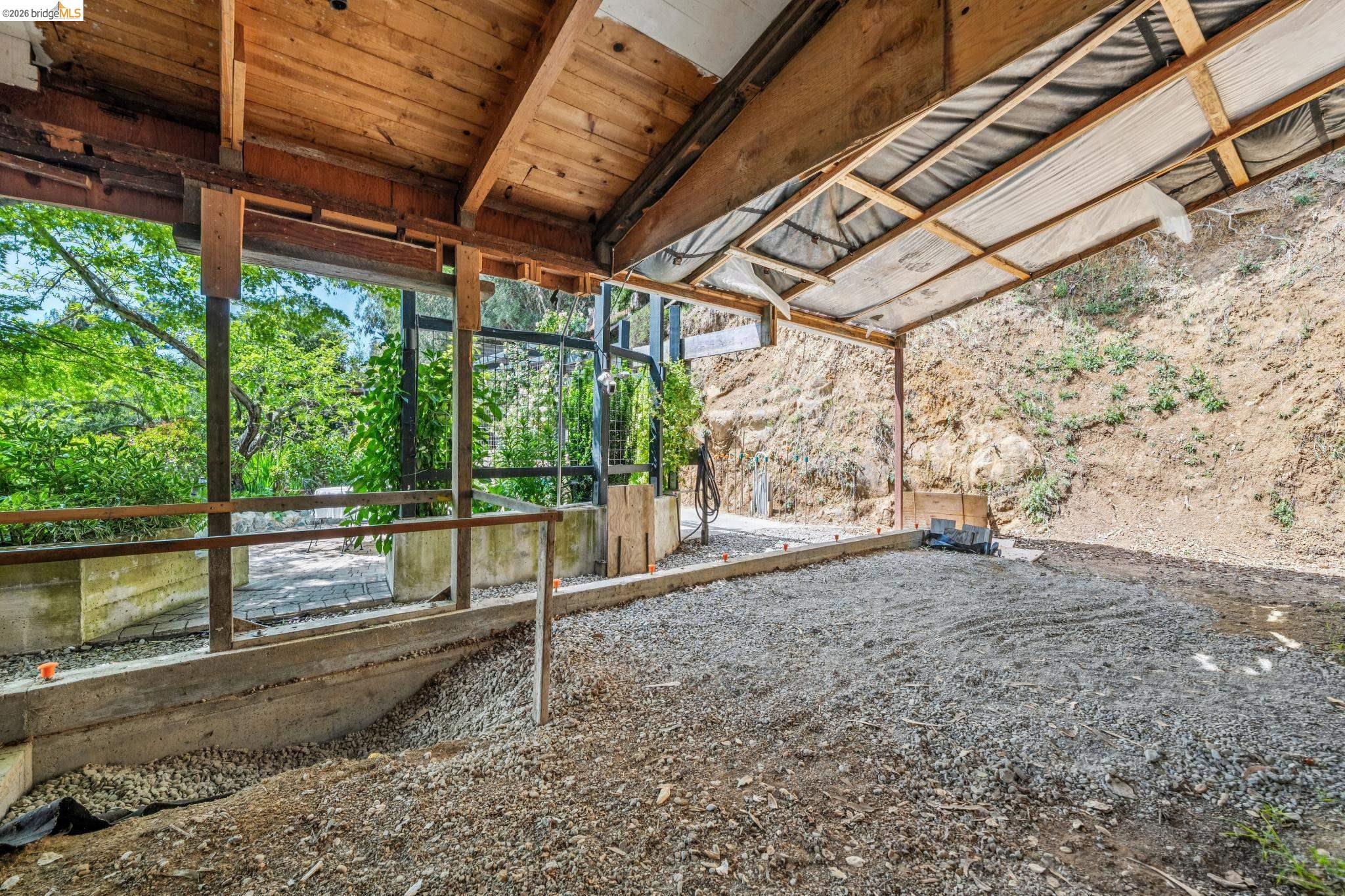 Detail Gallery Image 63 of 99 For 6383 Valley View Rd, Oakland,  CA 94611 - 4 Beds | 2/1 Baths