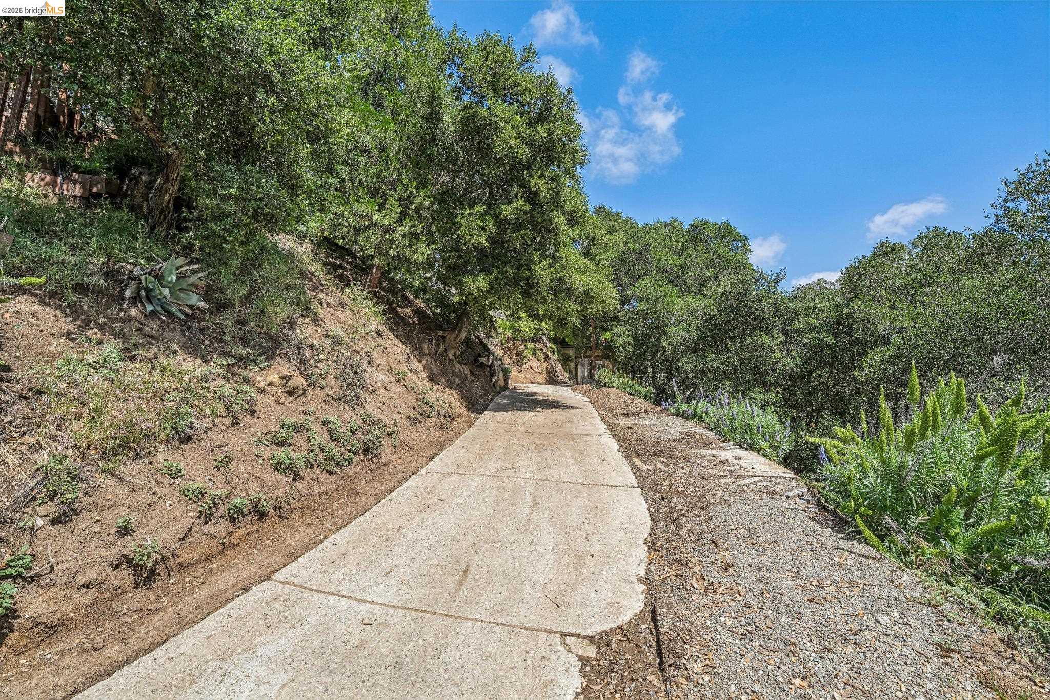 Detail Gallery Image 87 of 99 For 6383 Valley View Rd, Oakland,  CA 94611 - 4 Beds | 2/1 Baths