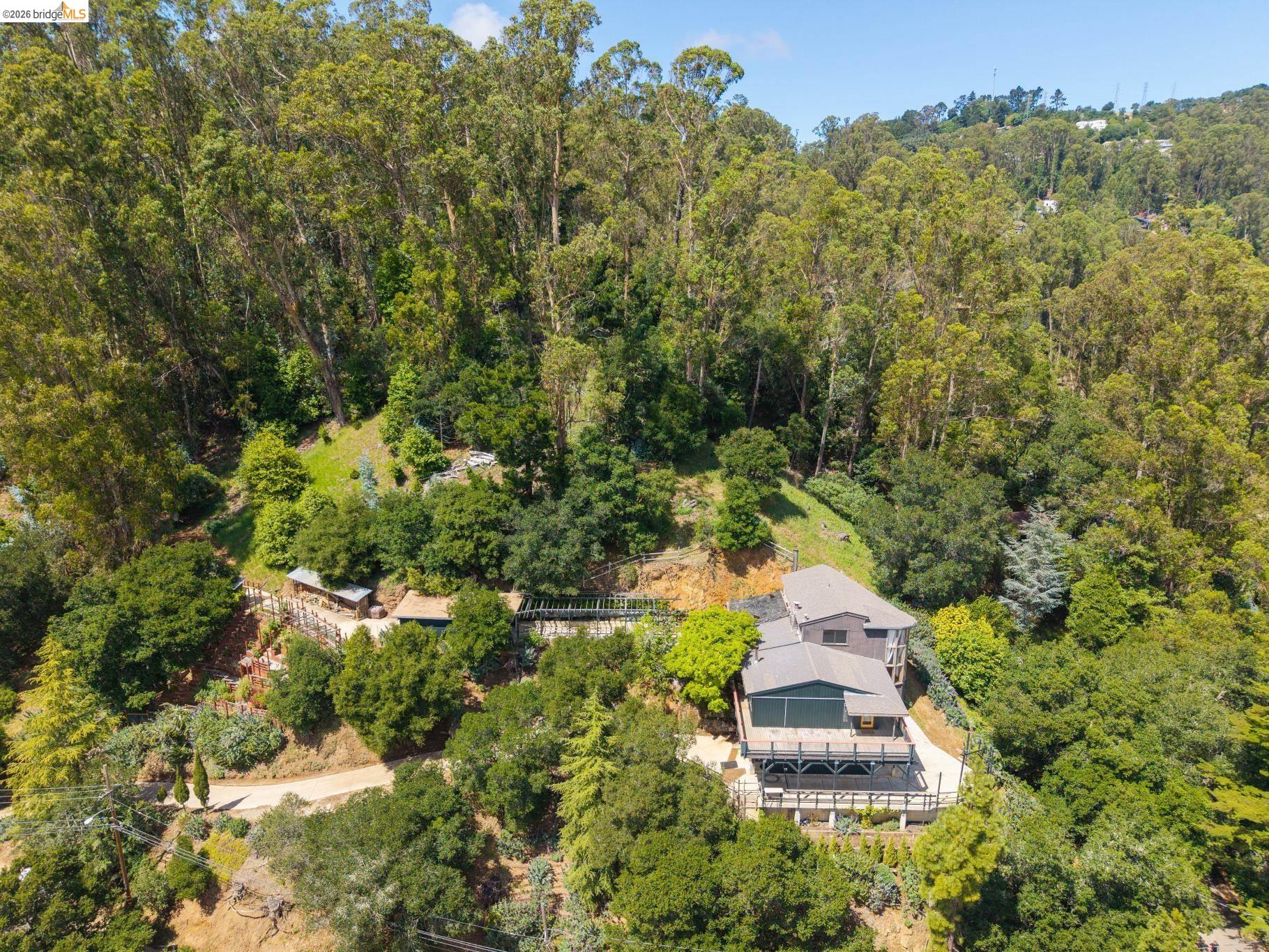 Detail Gallery Image 91 of 99 For 6383 Valley View Rd, Oakland,  CA 94611 - 4 Beds | 2/1 Baths