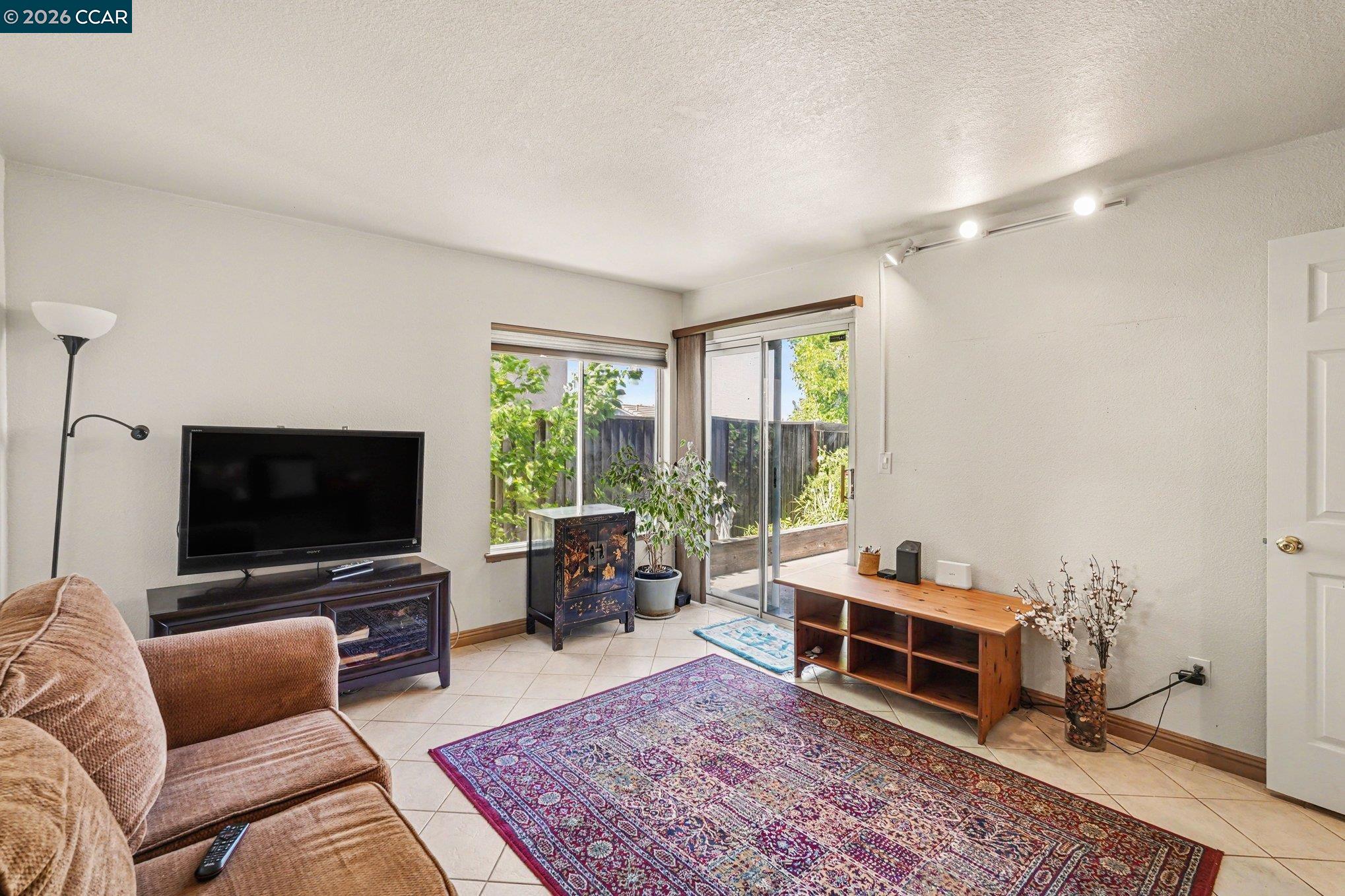 Detail Gallery Image 7 of 36 For 832 Steffa St, Bay Point,  CA 94565 - 4 Beds | 2/1 Baths