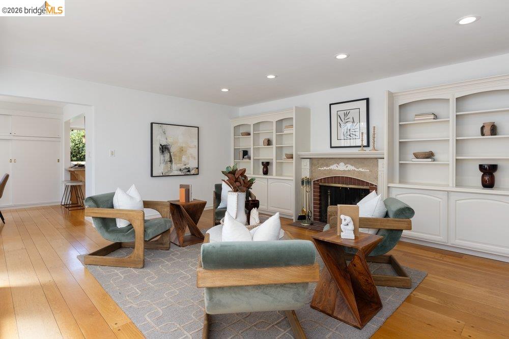 Detail Gallery Image 11 of 61 For 84 Templar Place, Oakland,  CA 94618 - 3 Beds | 2 Baths