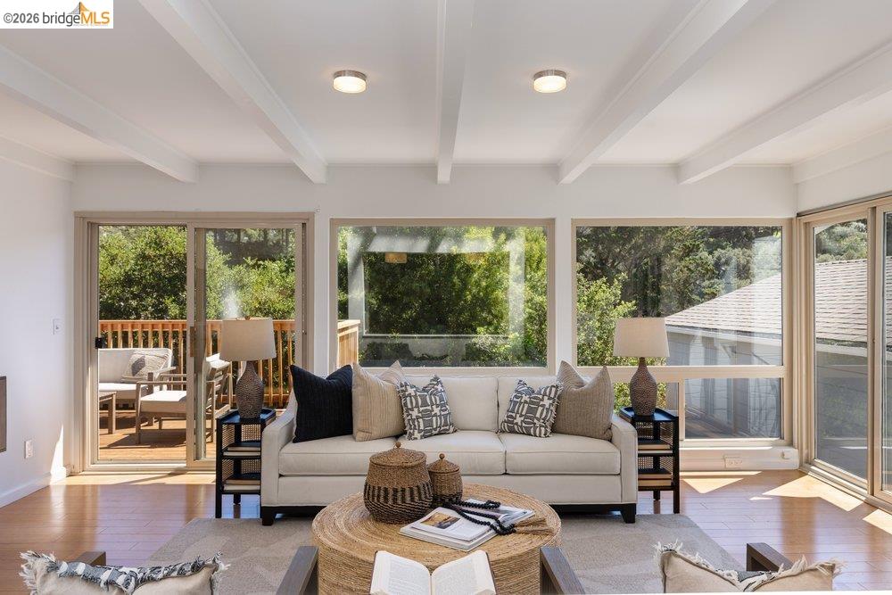 Detail Gallery Image 13 of 61 For 84 Templar Place, Oakland,  CA 94618 - 3 Beds | 2 Baths