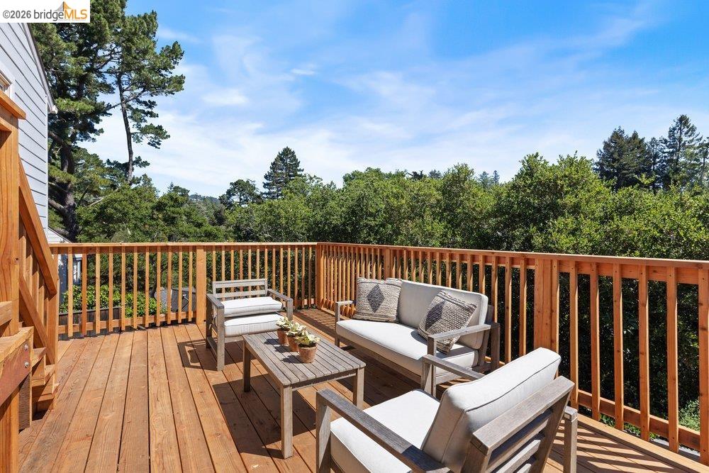 Detail Gallery Image 18 of 61 For 84 Templar Place, Oakland,  CA 94618 - 3 Beds | 2 Baths