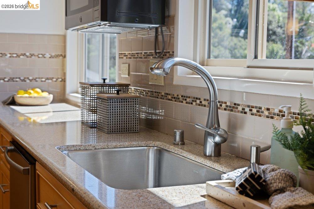 Detail Gallery Image 29 of 61 For 84 Templar Place, Oakland,  CA 94618 - 3 Beds | 2 Baths