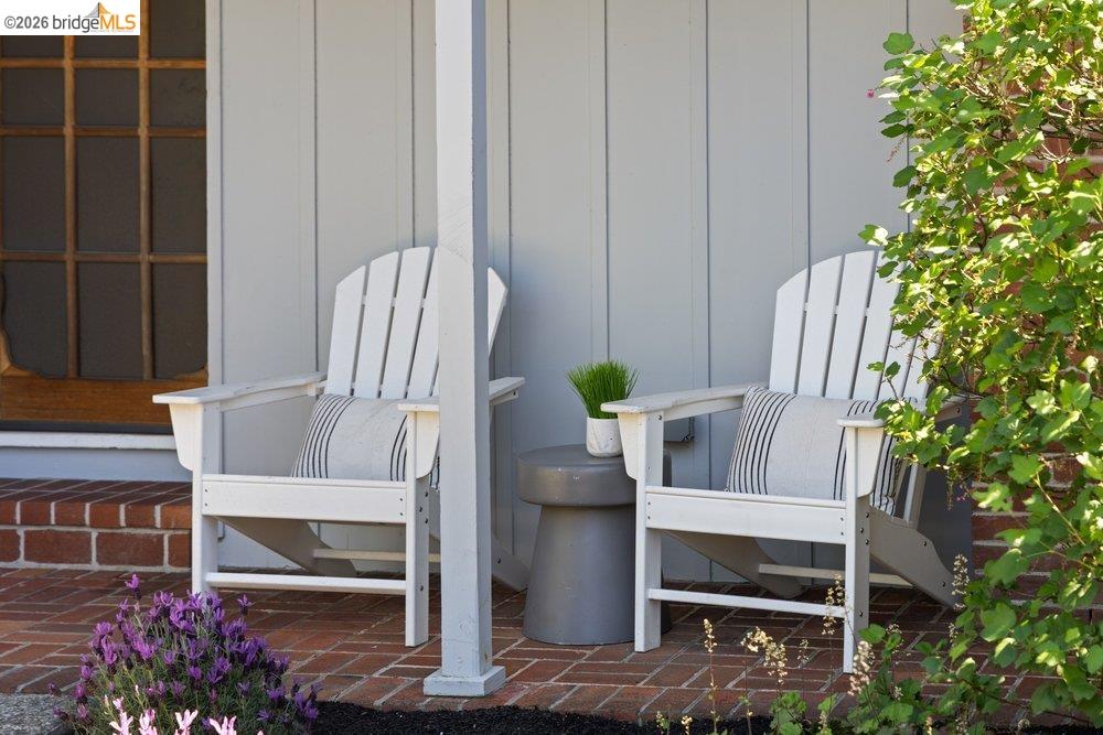 Detail Gallery Image 5 of 61 For 84 Templar Place, Oakland,  CA 94618 - 3 Beds | 2 Baths