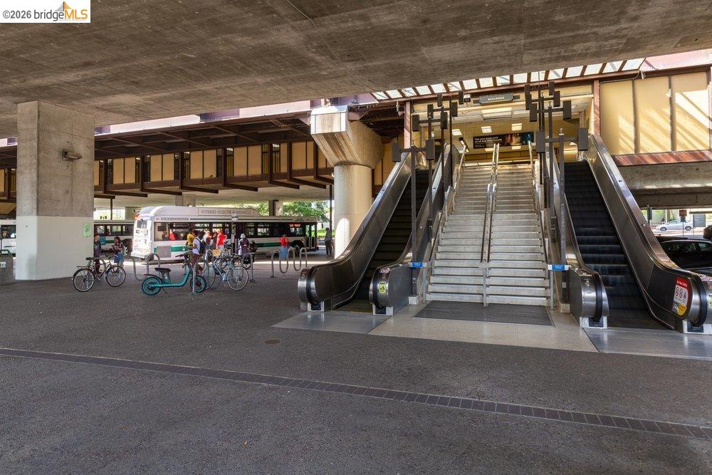 Detail Gallery Image 56 of 61 For 84 Templar Place, Oakland,  CA 94618 - 3 Beds | 2 Baths