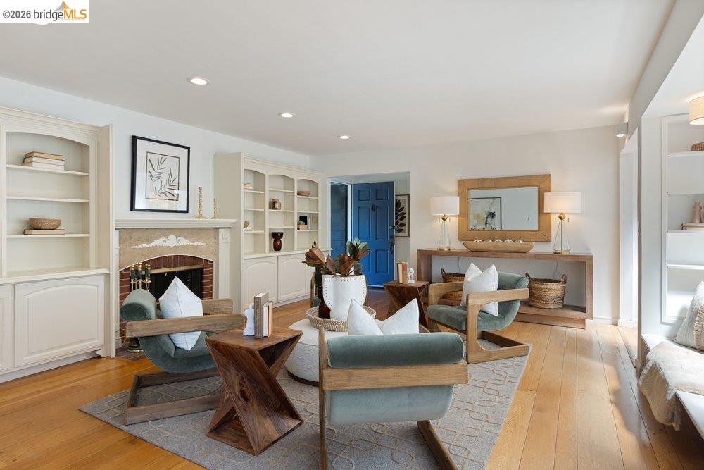 Detail Gallery Image 10 of 61 For 84 Templar Place, Oakland,  CA 94618 - 3 Beds | 2 Baths