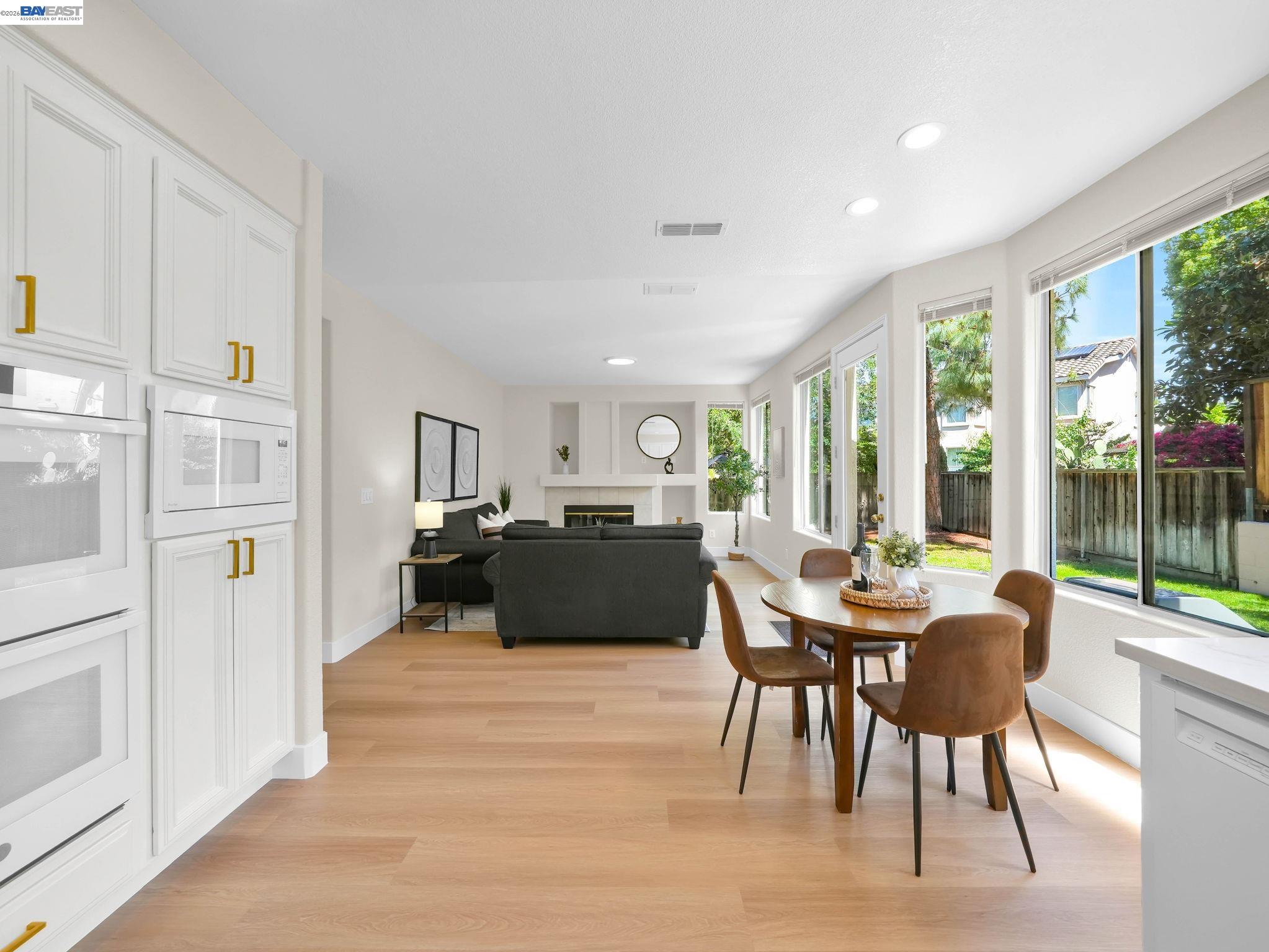 Detail Gallery Image 13 of 51 For 36270 Enfield Dr, Newark,  CA 94560 - 4 Beds | 3 Baths