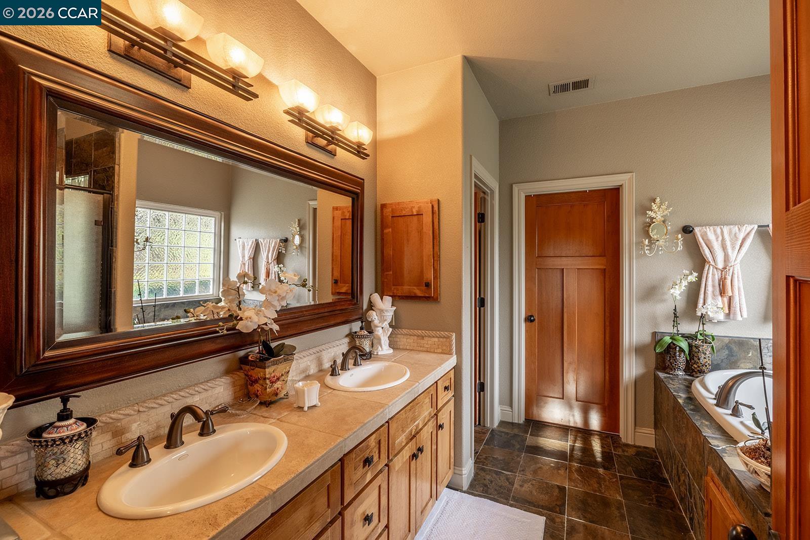 Detail Gallery Image 23 of 54 For 2531 Poppy Dr, Lodi,  CA 95242 - 3 Beds | 2/1 Baths