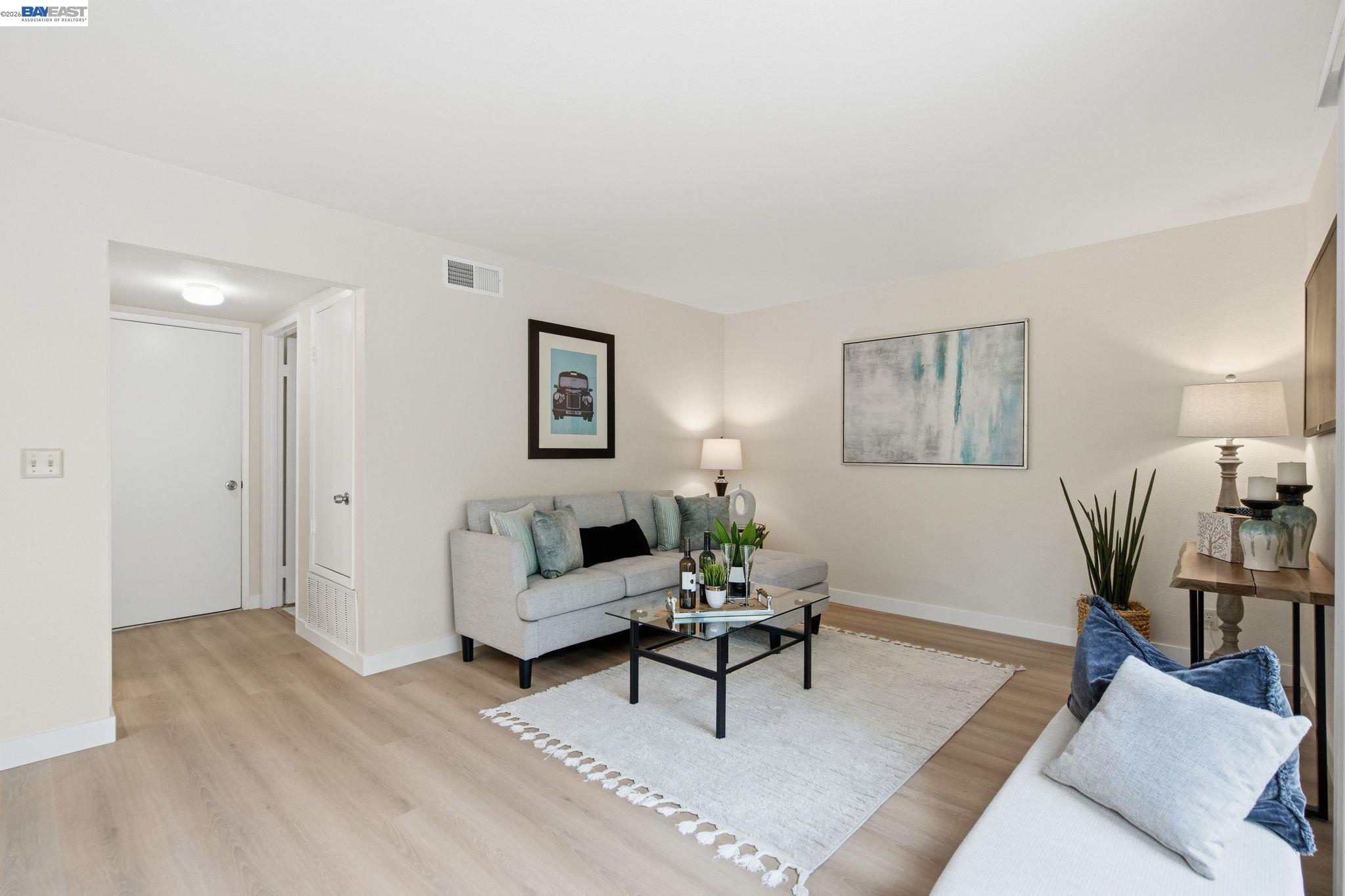 Detail Gallery Image 18 of 56 For 27966 El Portal Dr, Hayward,  CA 94542 - 4 Beds | 2/1 Baths