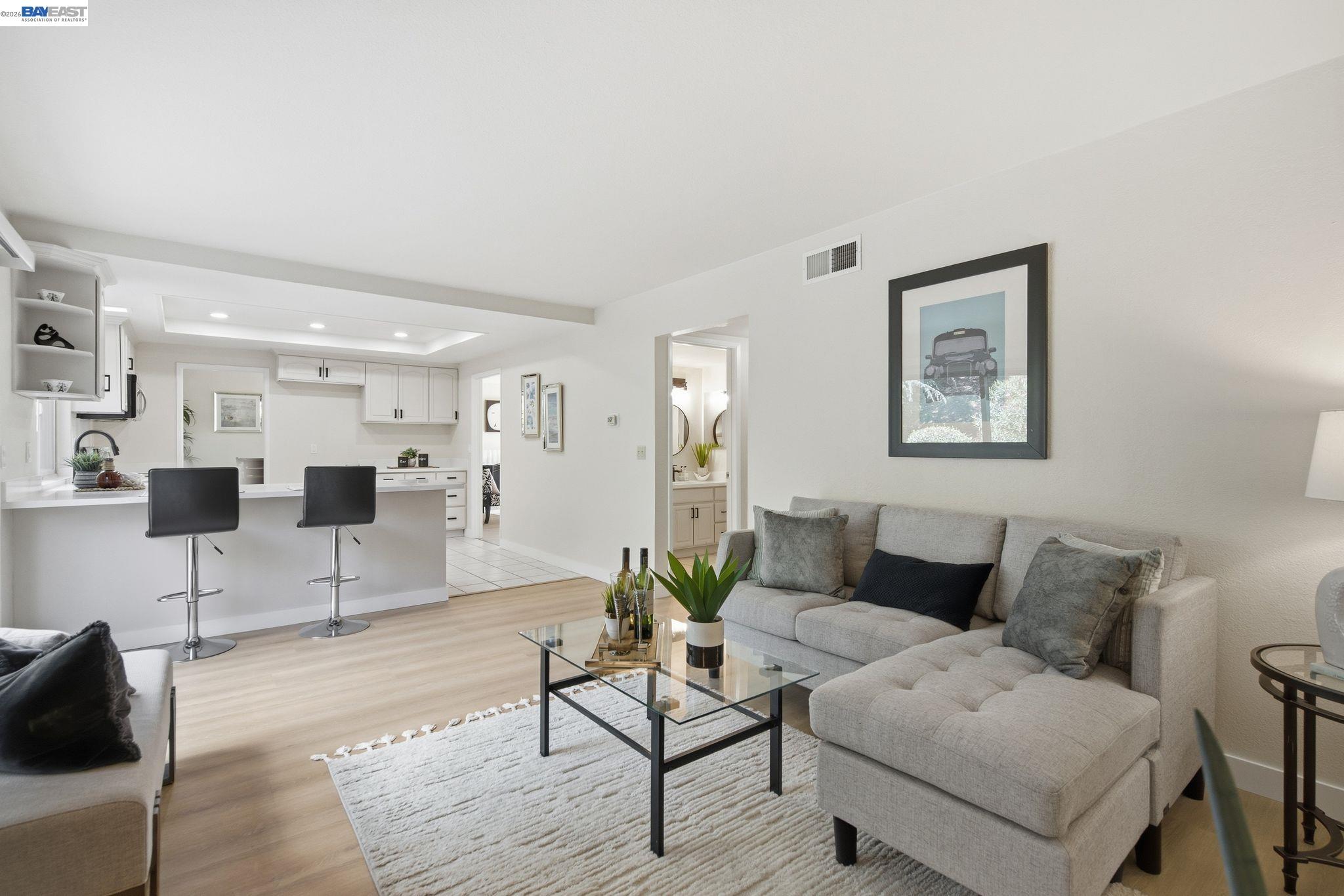 Detail Gallery Image 19 of 56 For 27966 El Portal Dr, Hayward,  CA 94542 - 4 Beds | 2/1 Baths