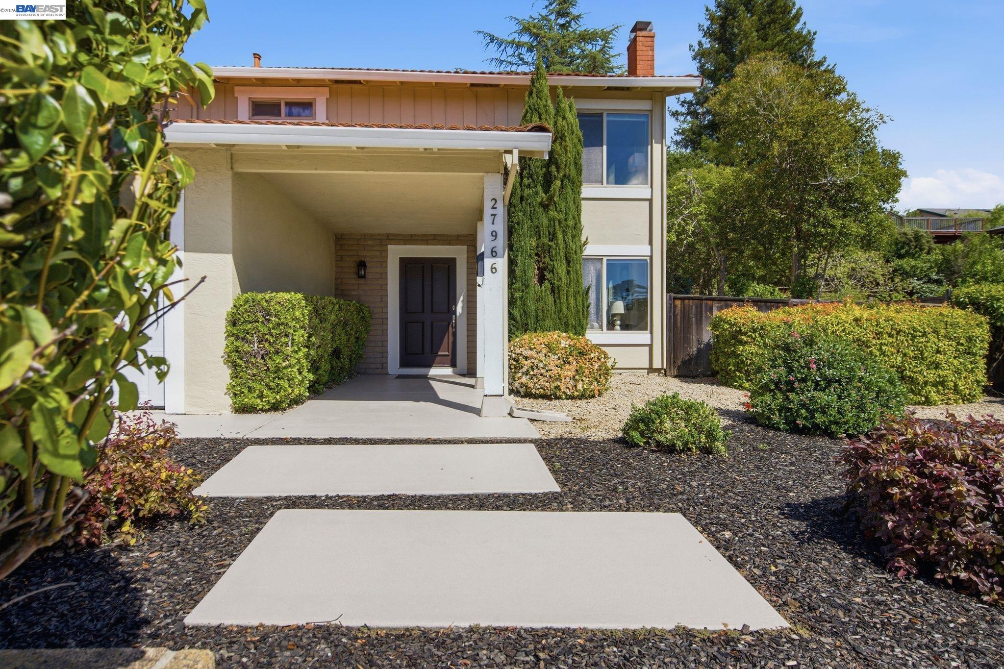 Detail Gallery Image 5 of 56 For 27966 El Portal Dr, Hayward,  CA 94542 - 4 Beds | 2/1 Baths