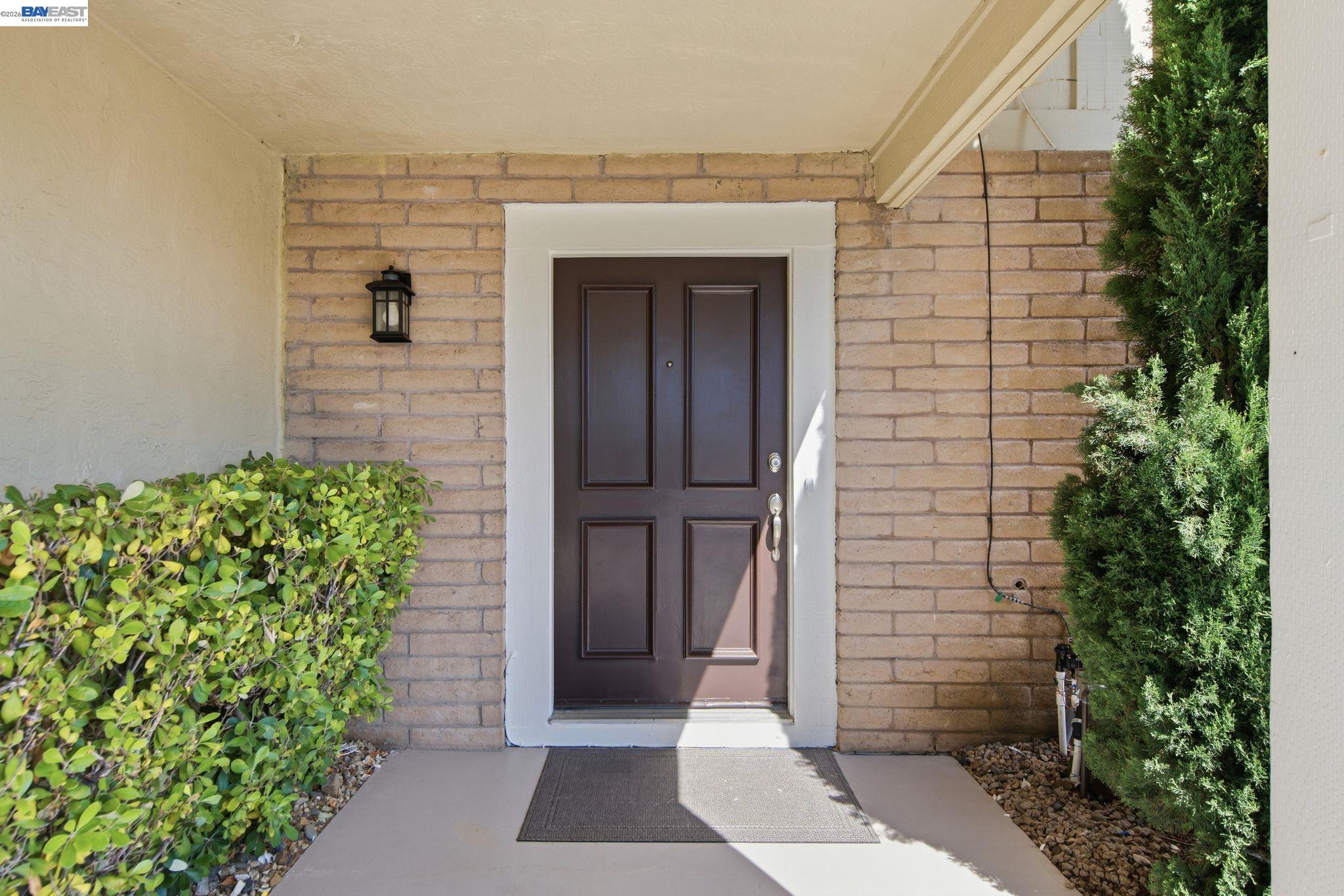 Detail Gallery Image 6 of 56 For 27966 El Portal Dr, Hayward,  CA 94542 - 4 Beds | 2/1 Baths