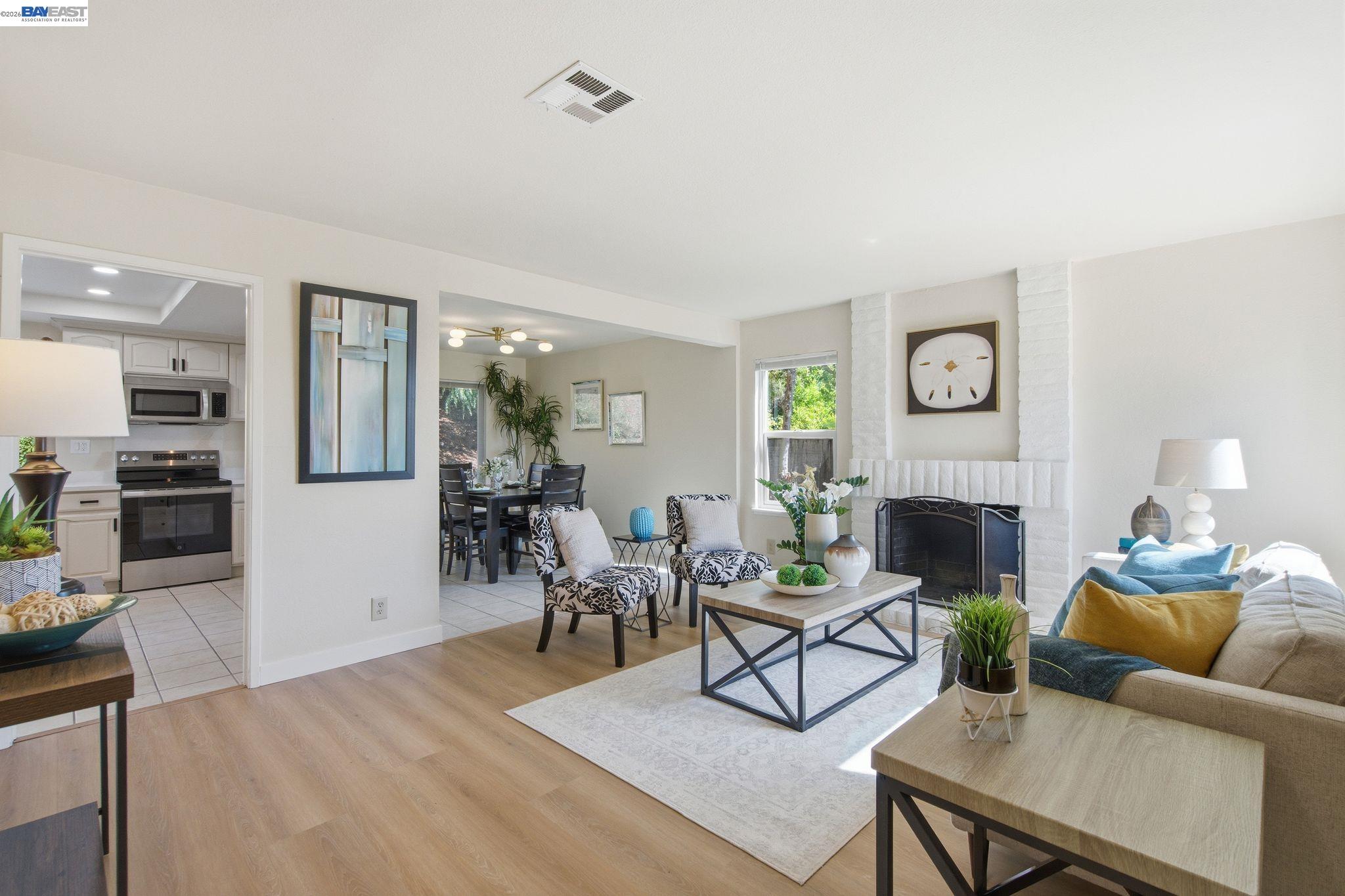 Detail Gallery Image 8 of 56 For 27966 El Portal Dr, Hayward,  CA 94542 - 4 Beds | 2/1 Baths