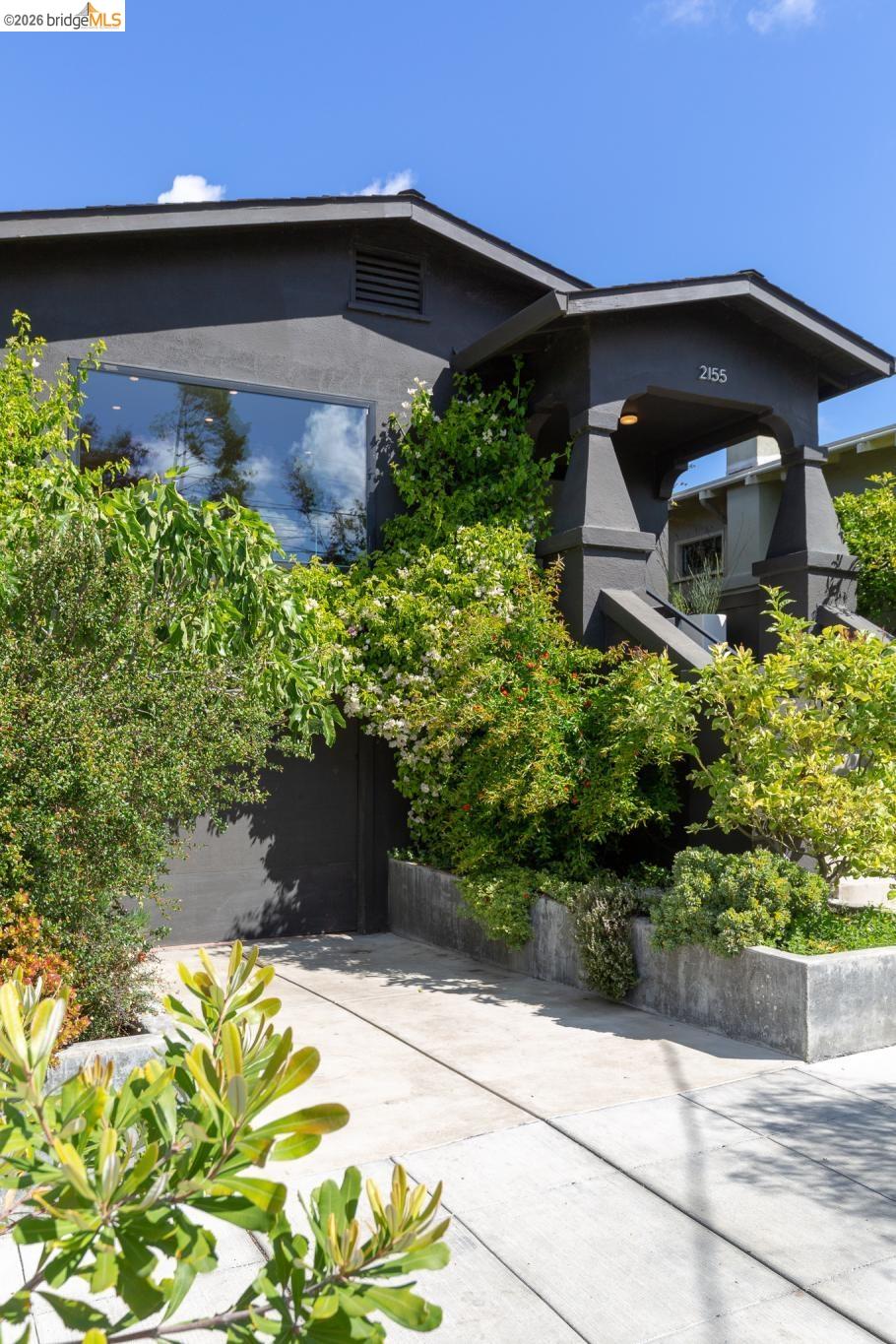 Detail Gallery Image 2 of 50 For 2155 Emerson Street, Berkeley,  CA 94705 - 2 Beds | 1 Baths