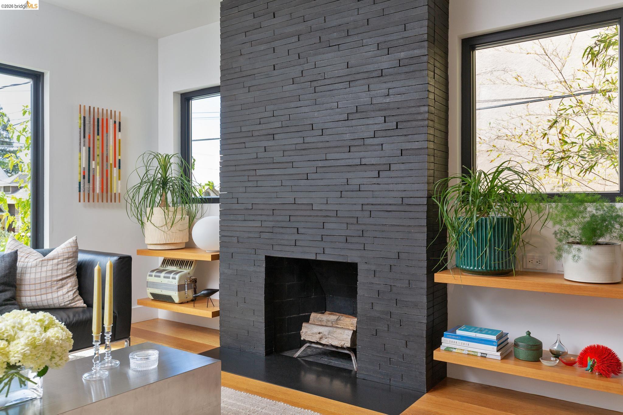 Detail Gallery Image 13 of 50 For 2155 Emerson Street, Berkeley,  CA 94705 - 2 Beds | 1 Baths