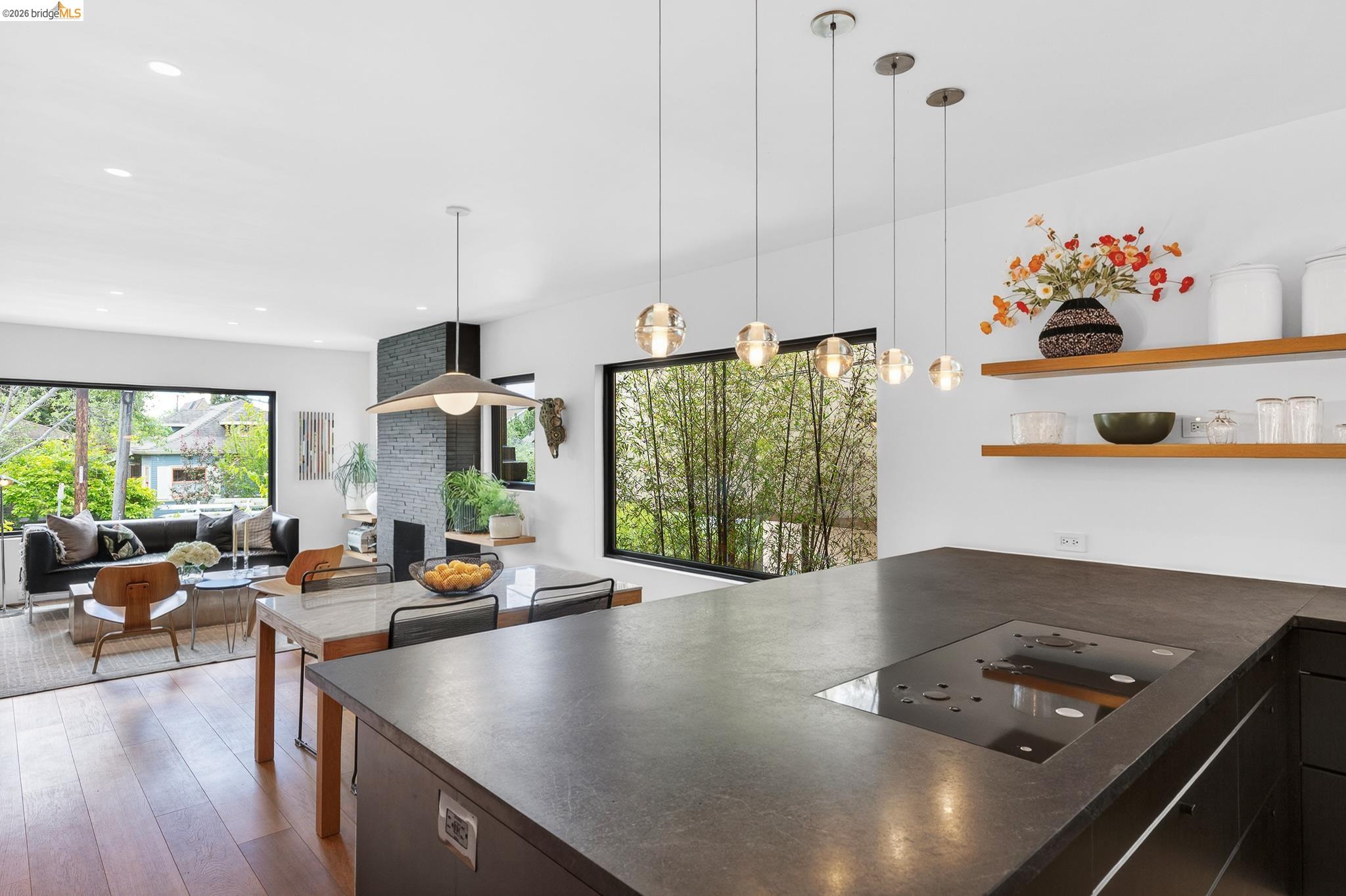 Detail Gallery Image 23 of 50 For 2155 Emerson Street, Berkeley,  CA 94705 - 2 Beds | 1 Baths