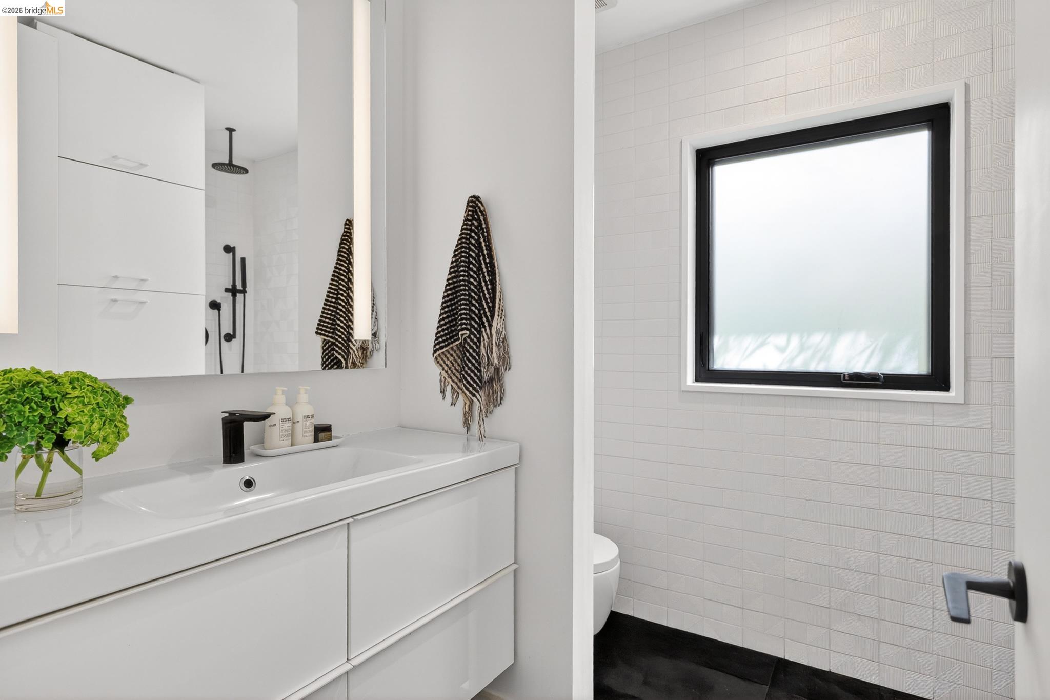 Detail Gallery Image 32 of 50 For 2155 Emerson Street, Berkeley,  CA 94705 - 2 Beds | 1 Baths