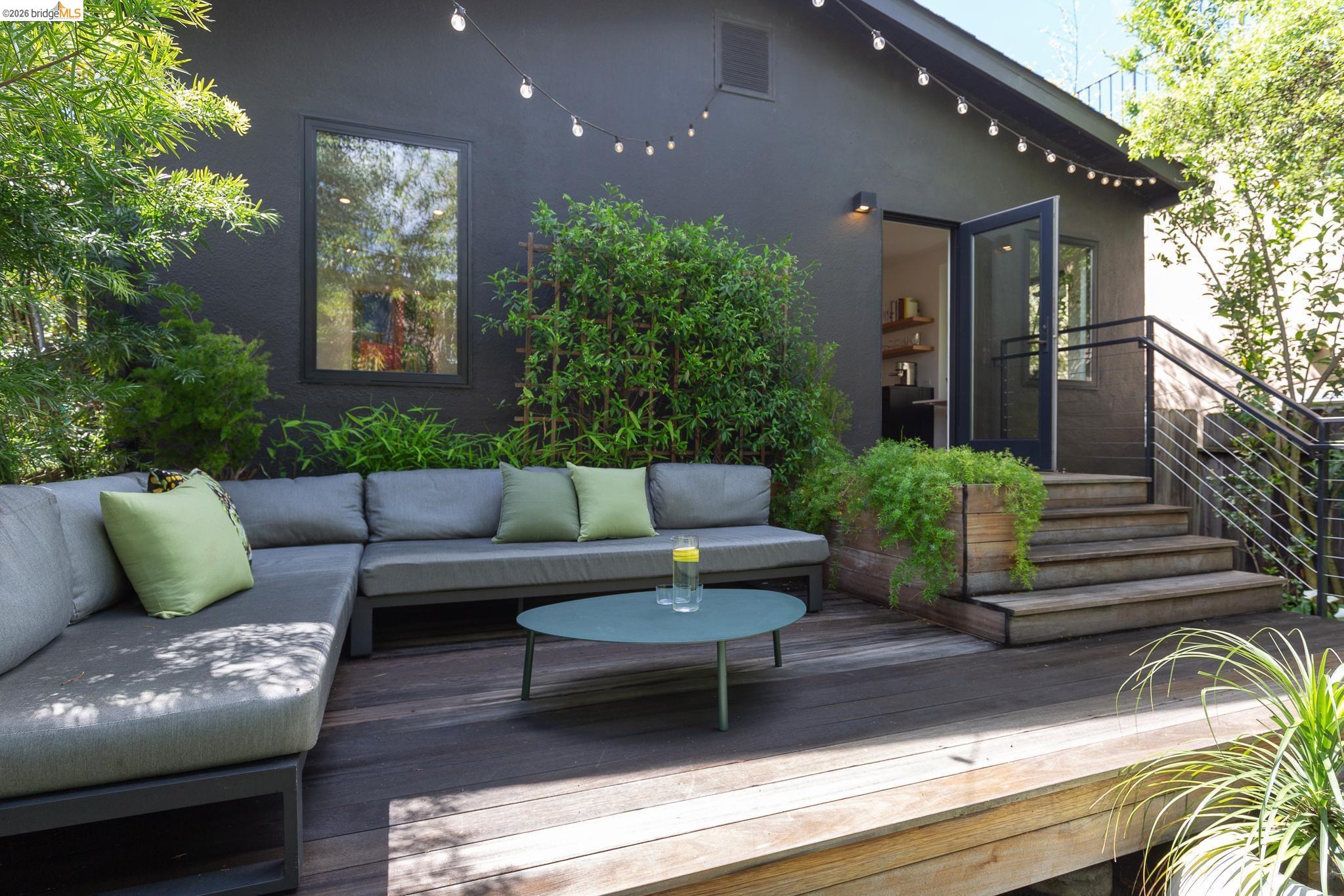 Detail Gallery Image 37 of 50 For 2155 Emerson Street, Berkeley,  CA 94705 - 2 Beds | 1 Baths