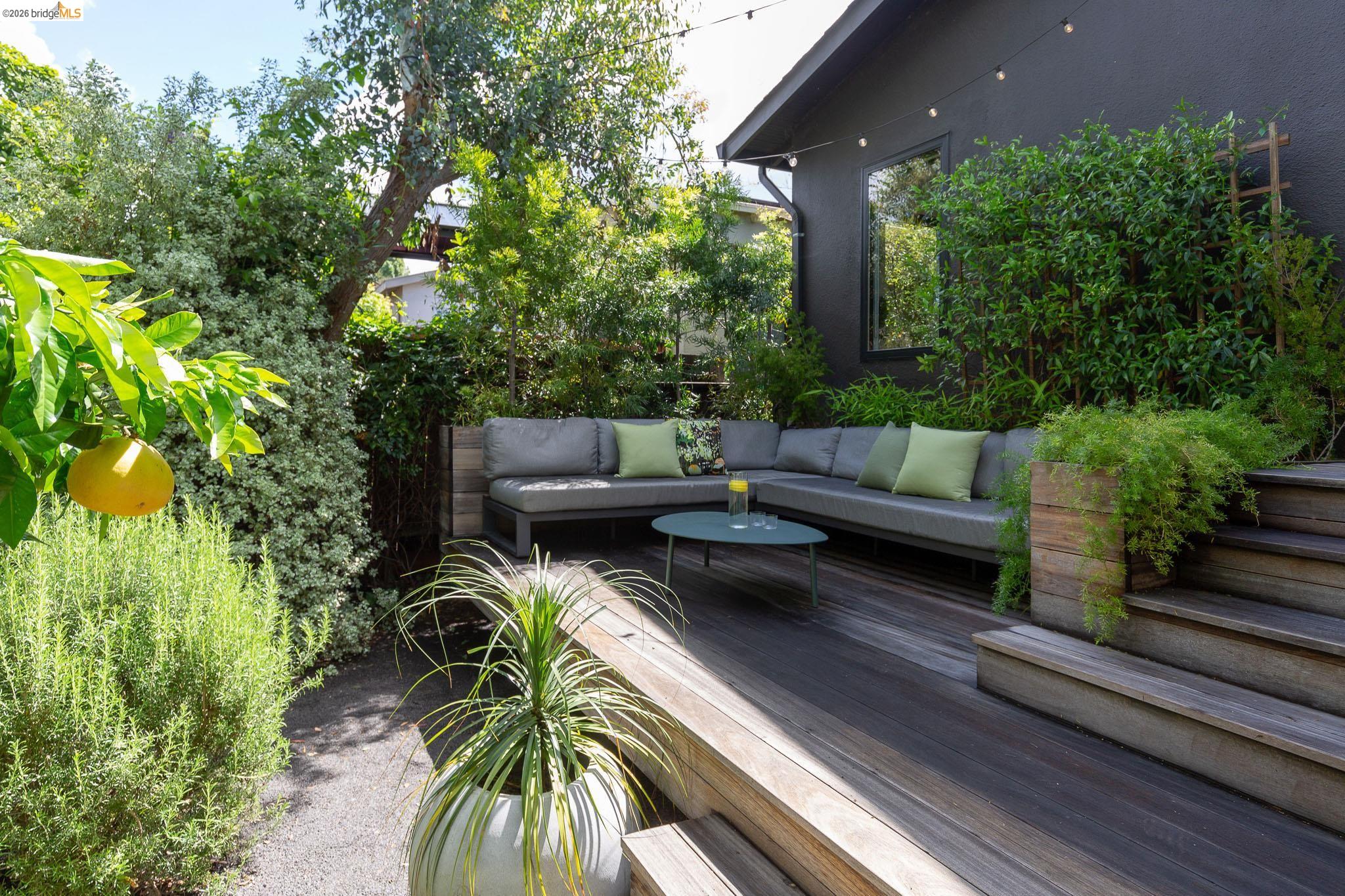 Detail Gallery Image 38 of 50 For 2155 Emerson Street, Berkeley,  CA 94705 - 2 Beds | 1 Baths