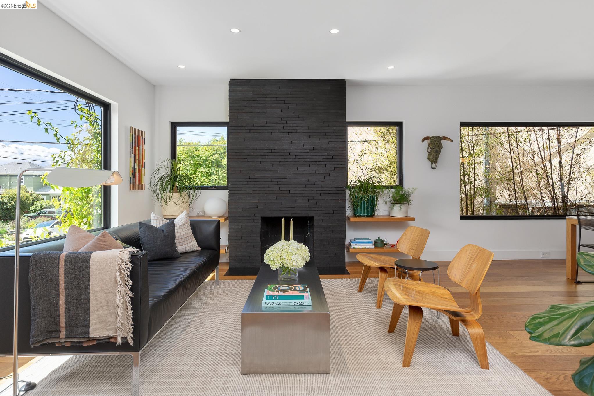 Detail Gallery Image 6 of 50 For 2155 Emerson Street, Berkeley,  CA 94705 - 2 Beds | 1 Baths