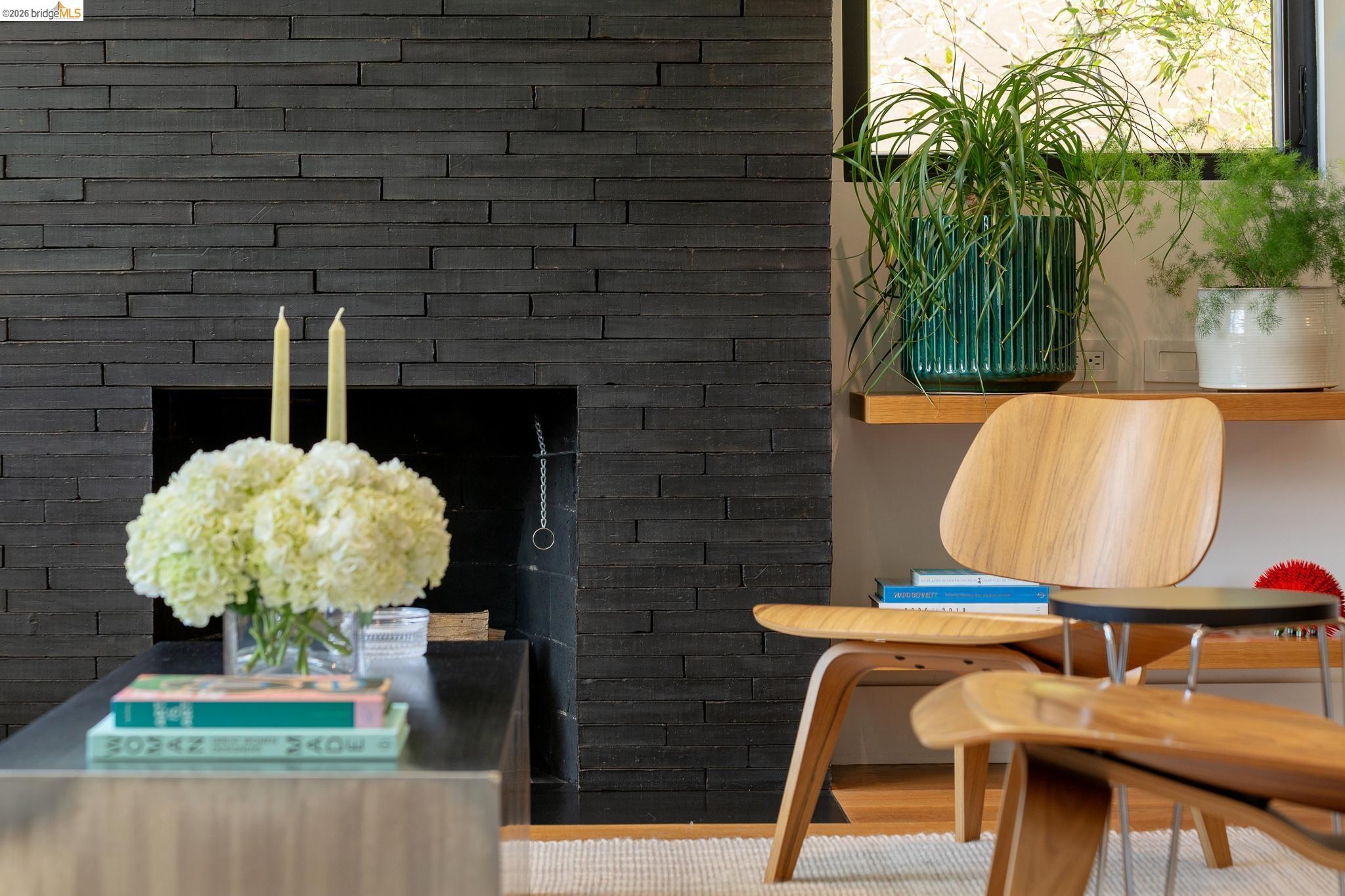 Detail Gallery Image 9 of 50 For 2155 Emerson Street, Berkeley,  CA 94705 - 2 Beds | 1 Baths