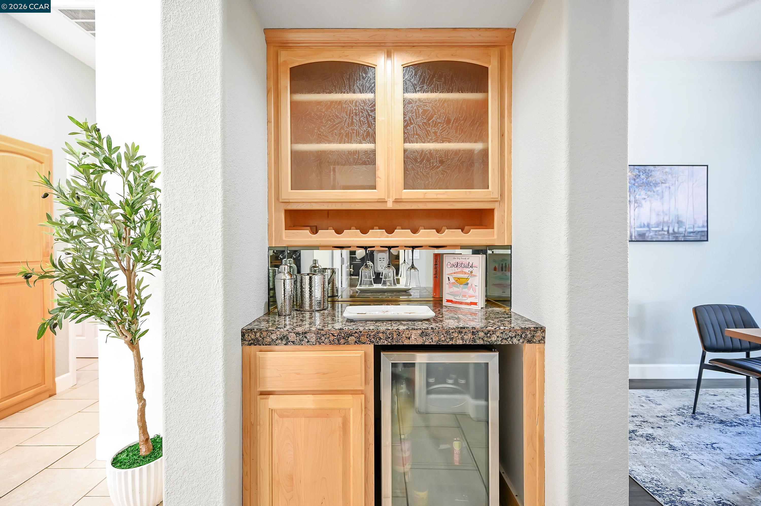 Detail Gallery Image 12 of 41 For 204 Chaps Ct, Oakley,  CA 94561 - 5 Beds | 3 Baths