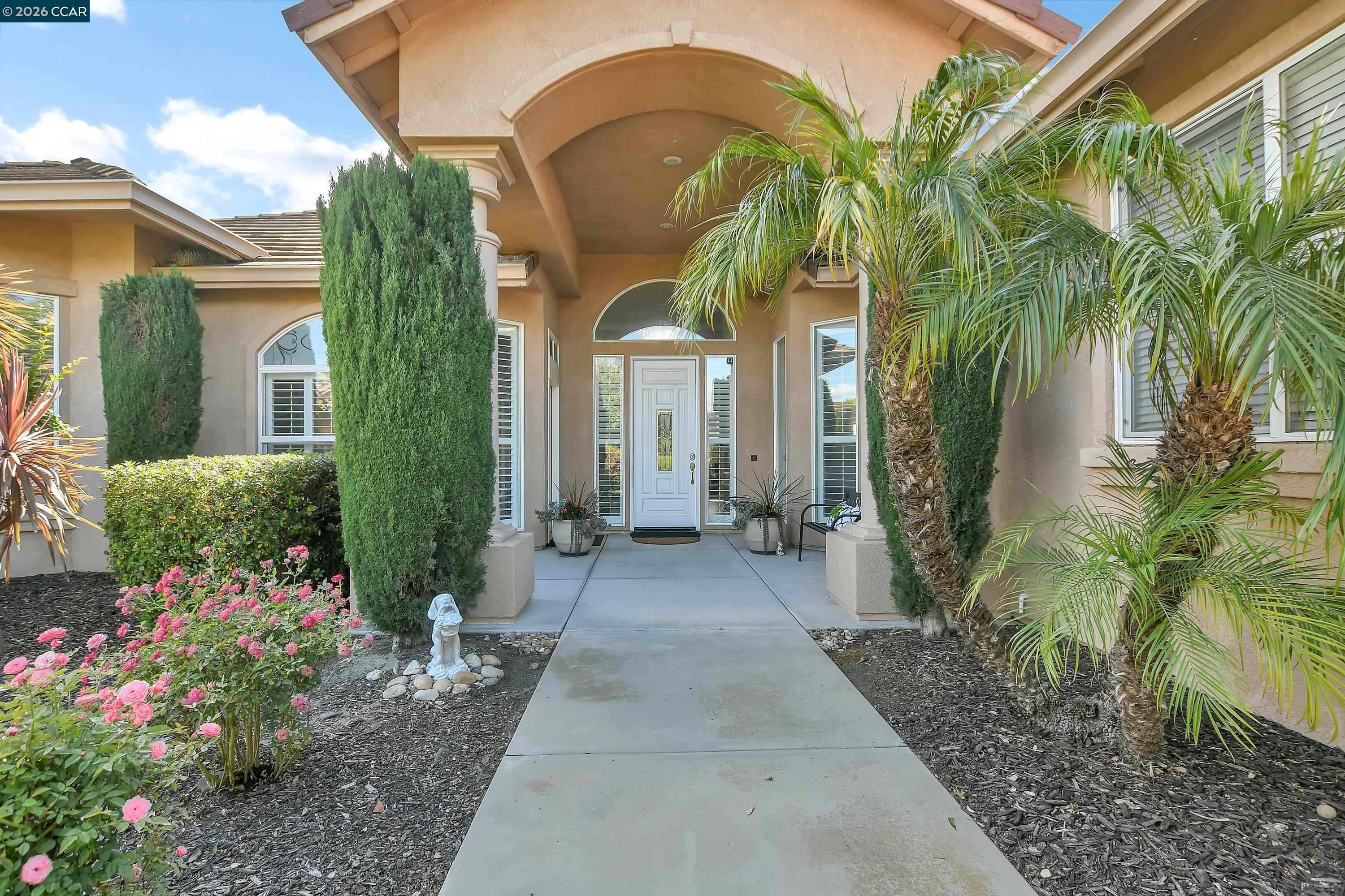 Detail Gallery Image 4 of 41 For 204 Chaps Ct, Oakley,  CA 94561 - 5 Beds | 3 Baths