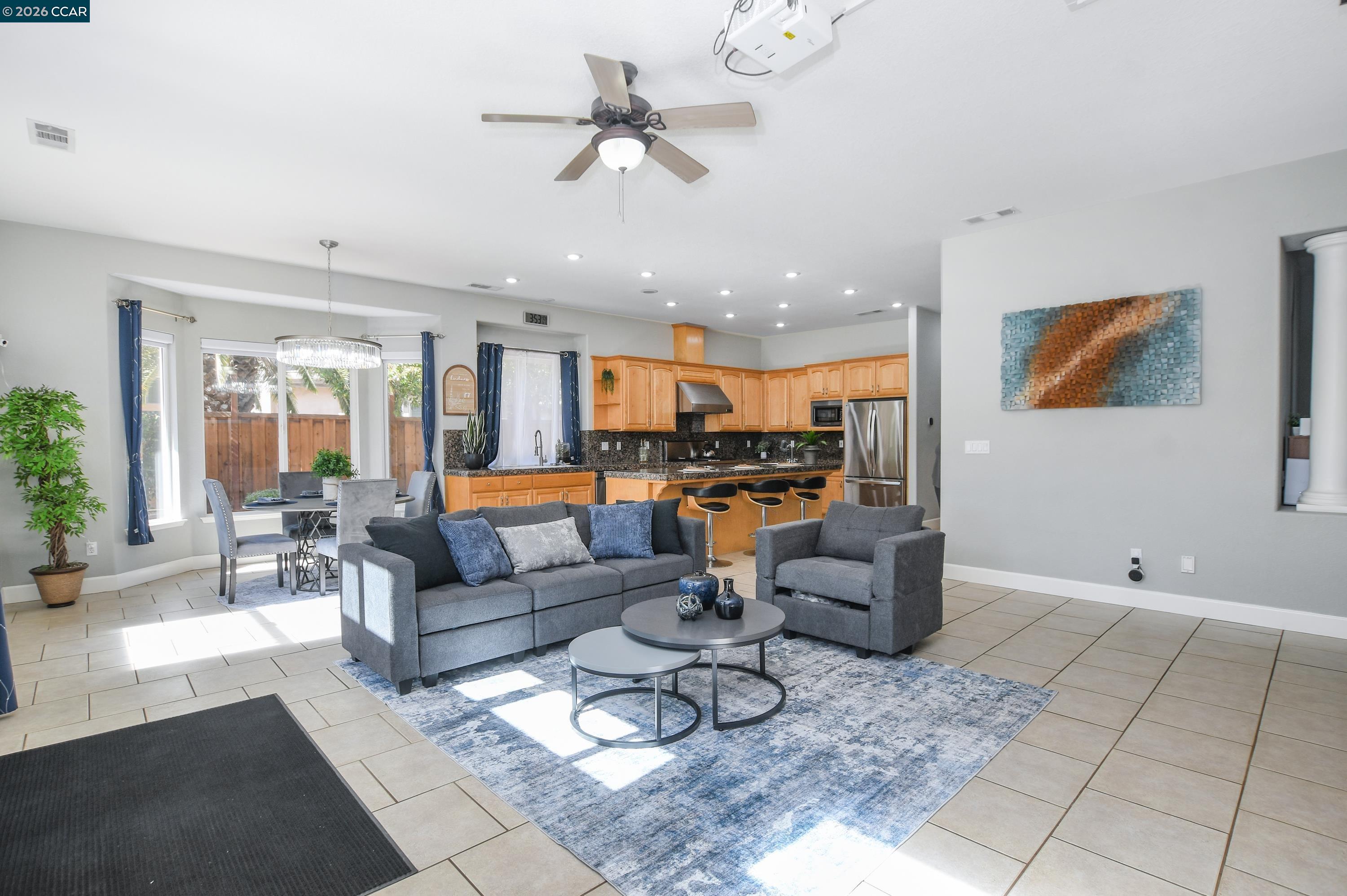 Detail Gallery Image 7 of 41 For 204 Chaps Ct, Oakley,  CA 94561 - 5 Beds | 3 Baths