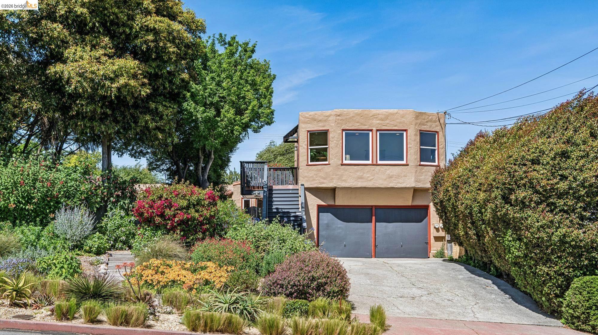 Detail Gallery Image 2 of 86 For 5705 Panama Ave, Richmond,  CA 94804 - 3 Beds | 2/1 Baths