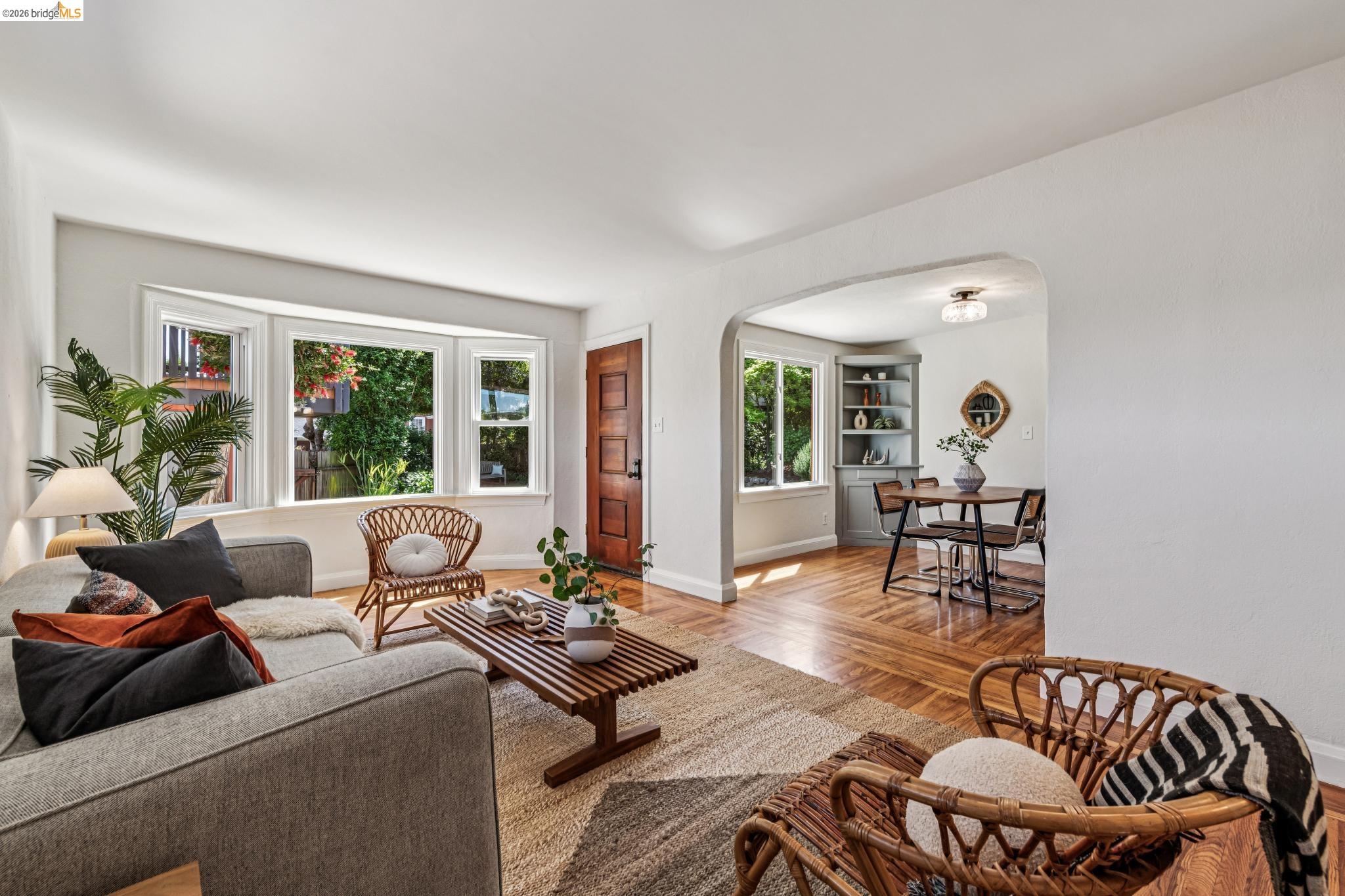 Detail Gallery Image 18 of 86 For 5705 Panama Ave, Richmond,  CA 94804 - 3 Beds | 2/1 Baths