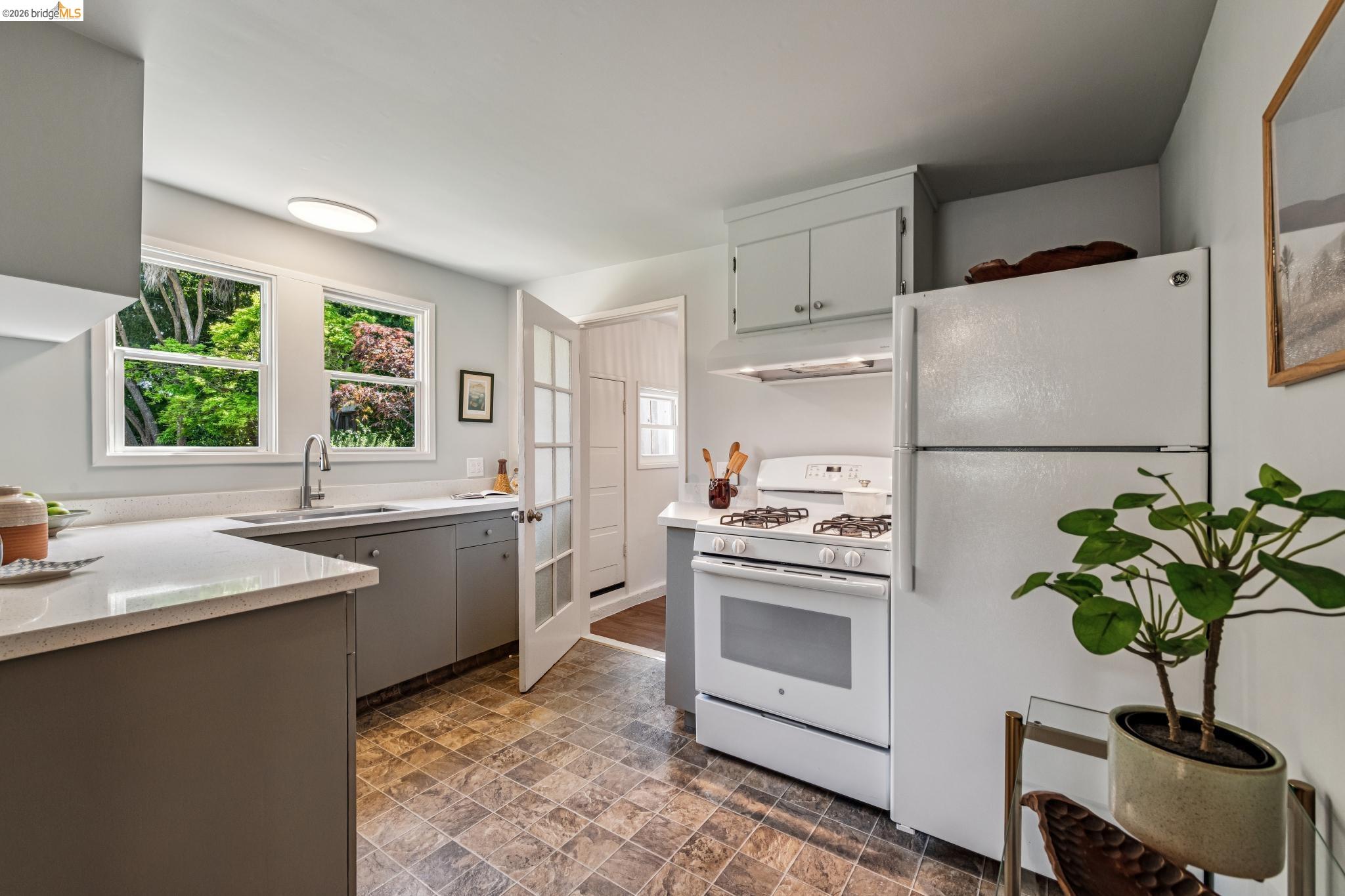 Detail Gallery Image 25 of 86 For 5705 Panama Ave, Richmond,  CA 94804 - 3 Beds | 2/1 Baths