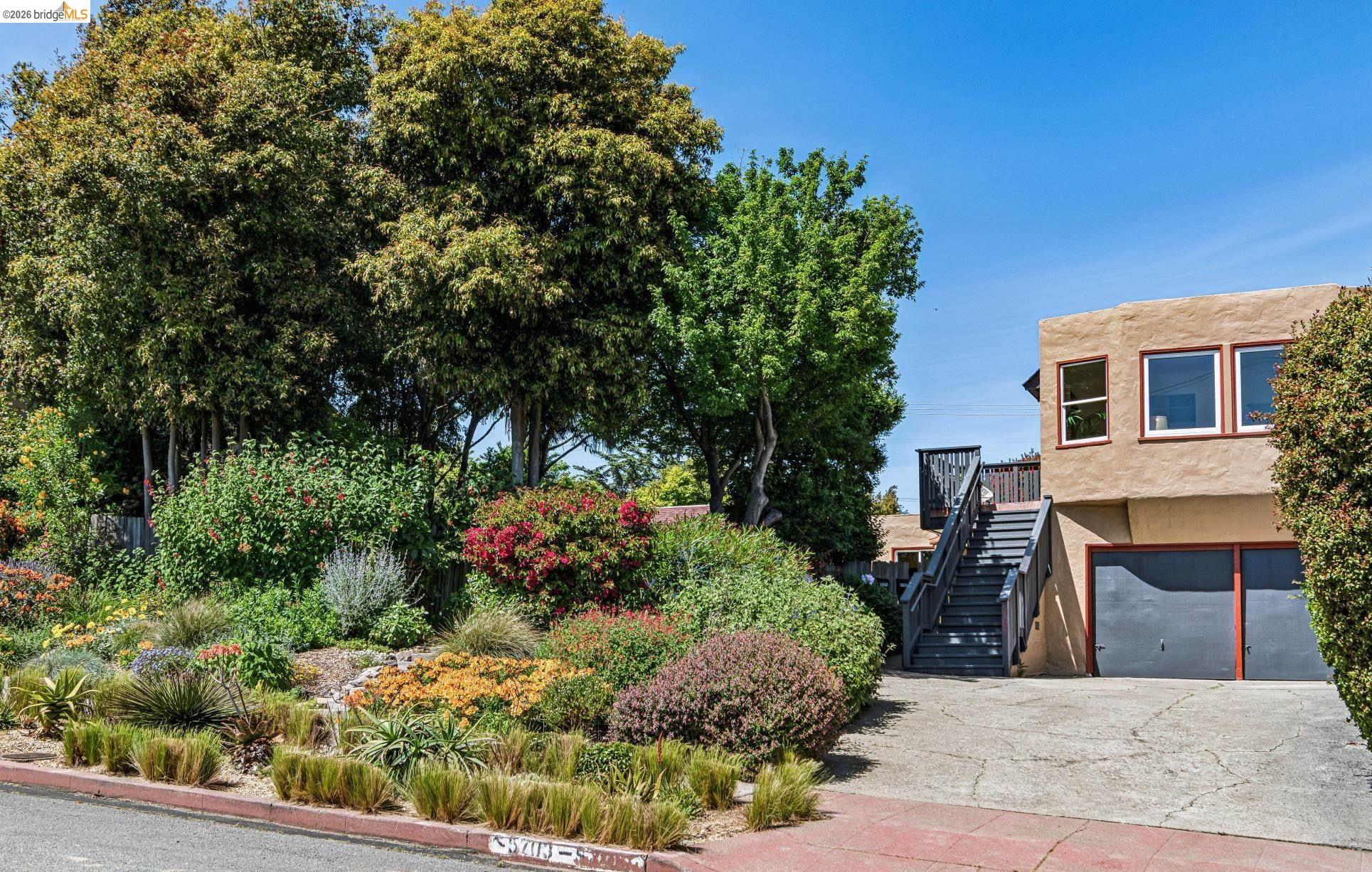 Detail Gallery Image 44 of 86 For 5705 Panama Ave, Richmond,  CA 94804 - 3 Beds | 2/1 Baths